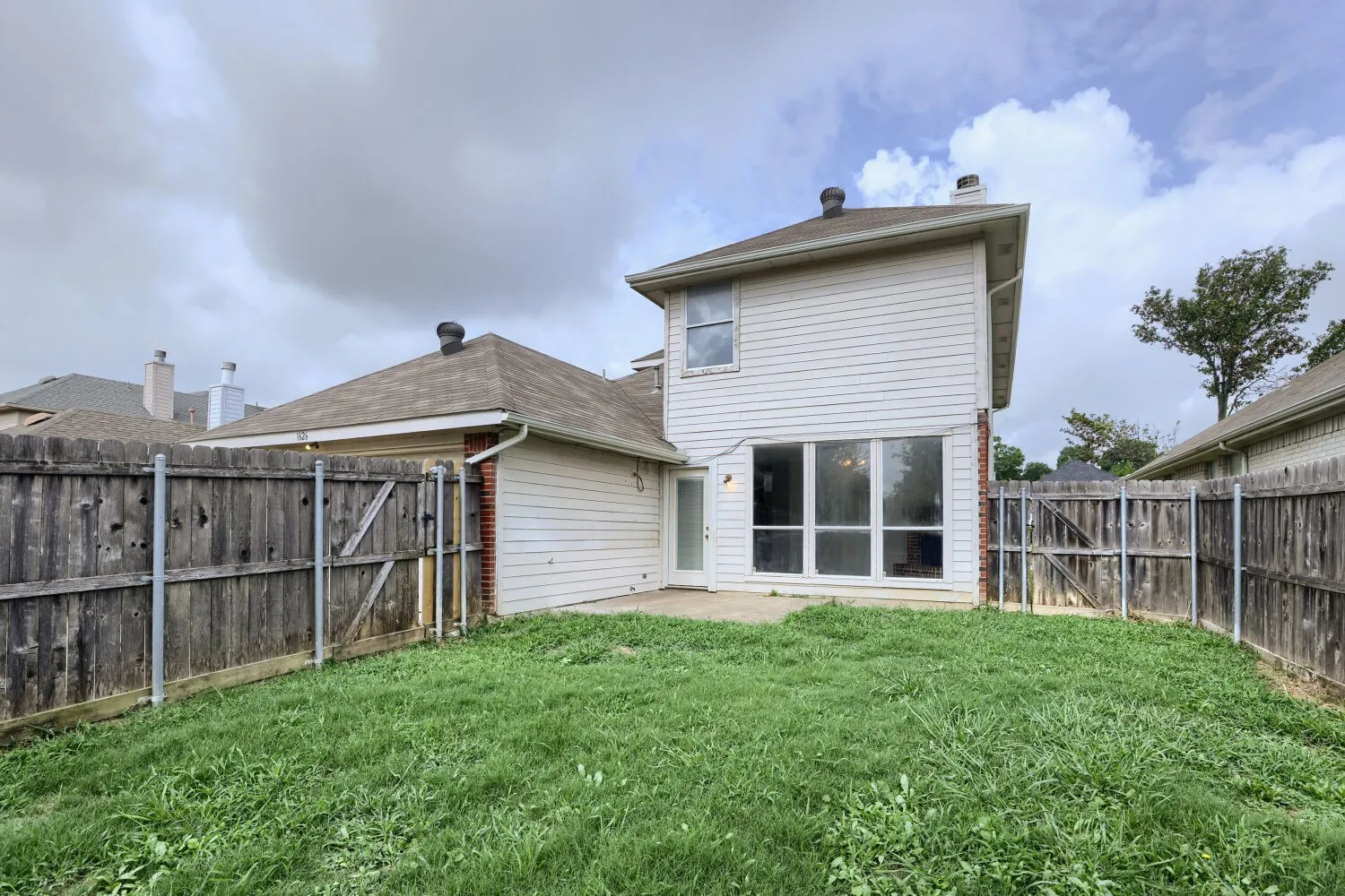 Single Family Residence For Sale in Dallas County , 1626 Arbor Creek Drive, Garland, Texas 75040, 4 Bedroom, 3 Bathroom, 2 Garage spaces, 2,201 Sqft, built in 1999, mls#21333866, Real Estate Agent in Garland, Homes For Sale in Dallas county, Homes For Sale in Garland, Realtor in Garland Texas, Real Estate Brokerage Independent Realty Texas, Luminita Cordes Realtor