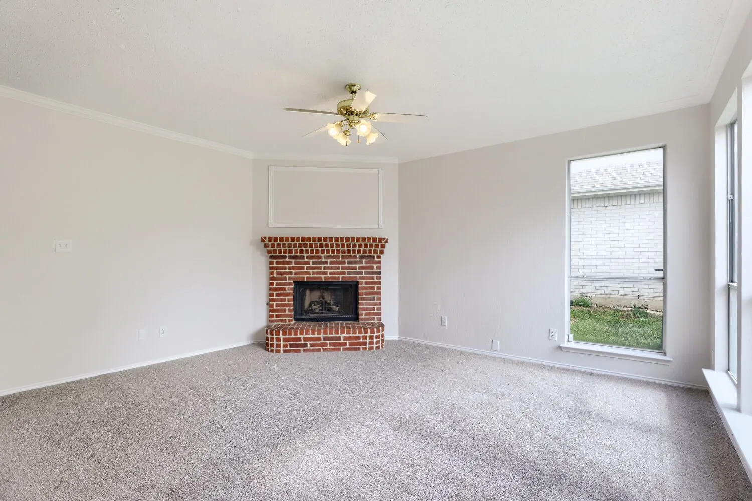 Single Family Residence For Sale in Dallas County , 1626 Arbor Creek Drive, Garland, Texas 75040, 4 Bedroom, 3 Bathroom, 2 Garage spaces, 2,201 Sqft, built in 1999, mls#21333866, Real Estate Agent in Garland, Homes For Sale in Dallas county, Homes For Sale in Garland, Realtor in Garland Texas, Real Estate Brokerage Independent Realty Texas, Luminita Cordes Realtor