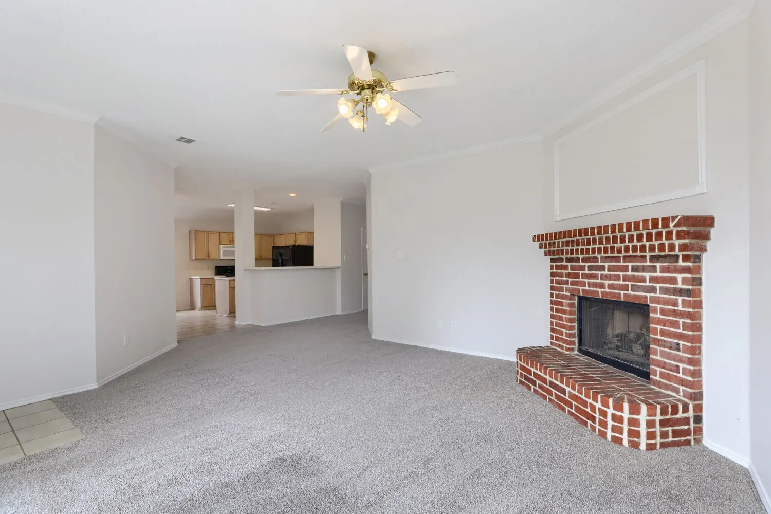 Single Family Residence For Sale in Dallas County , 1626 Arbor Creek Drive, Garland, Texas 75040, 4 Bedroom, 3 Bathroom, 2 Garage spaces, 2,201 Sqft, built in 1999, mls#21333866, Real Estate Agent in Garland, Homes For Sale in Dallas county, Homes For Sale in Garland, Realtor in Garland Texas, Real Estate Brokerage Independent Realty Texas, Luminita Cordes Realtor