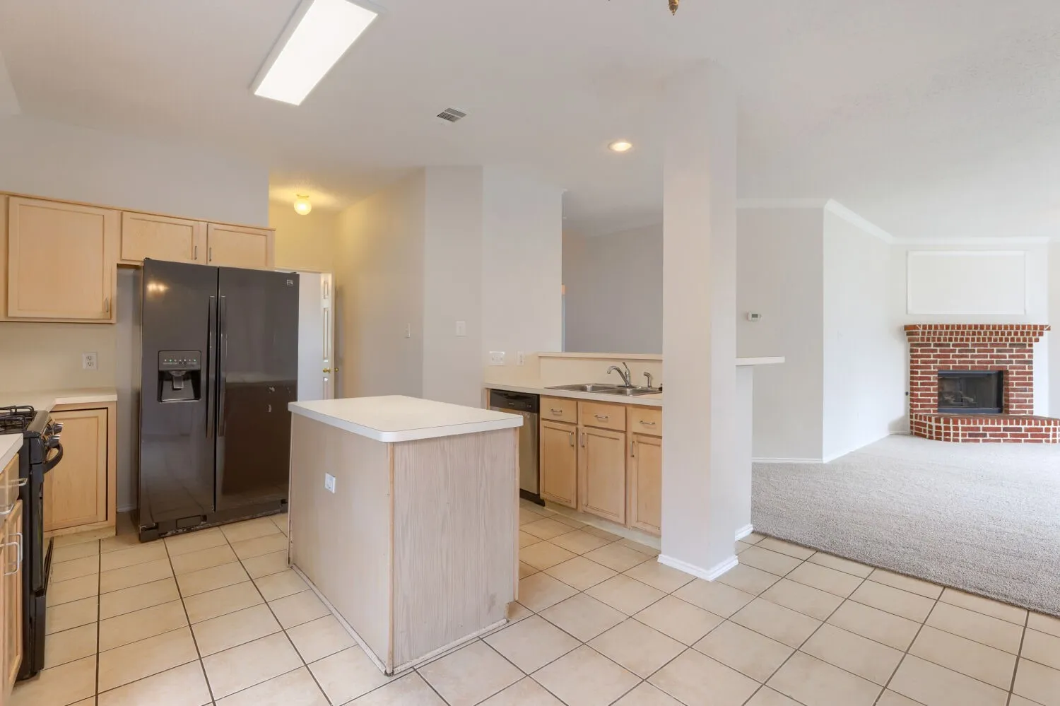 Single Family Residence For Sale in Dallas County , 1626 Arbor Creek Drive, Garland, Texas 75040, 4 Bedroom, 3 Bathroom, 2 Garage spaces, 2,201 Sqft, built in 1999, mls#21333866, Real Estate Agent in Garland, Homes For Sale in Dallas county, Homes For Sale in Garland, Realtor in Garland Texas, Real Estate Brokerage Independent Realty Texas, Luminita Cordes Realtor