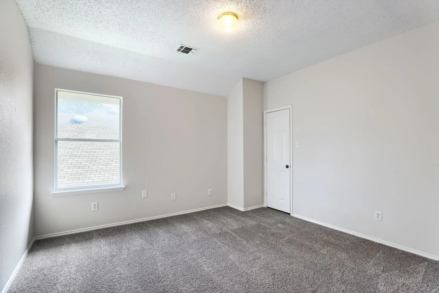 Single Family Residence For Sale in Dallas County , 1626 Arbor Creek Drive, Garland, Texas 75040, 4 Bedroom, 3 Bathroom, 2 Garage spaces, 2,201 Sqft, built in 1999, mls#21333866, Real Estate Agent in Garland, Homes For Sale in Dallas county, Homes For Sale in Garland, Realtor in Garland Texas, Real Estate Brokerage Independent Realty Texas, Luminita Cordes Realtor