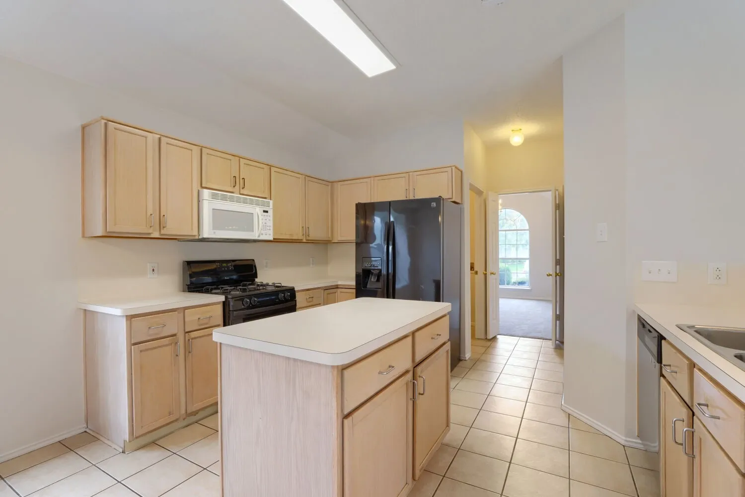 Single Family Residence For Sale in Dallas County , 1626 Arbor Creek Drive, Garland, Texas 75040, 4 Bedroom, 3 Bathroom, 2 Garage spaces, 2,201 Sqft, built in 1999, mls#21333866, Real Estate Agent in Garland, Homes For Sale in Dallas county, Homes For Sale in Garland, Realtor in Garland Texas, Real Estate Brokerage Independent Realty Texas, Luminita Cordes Realtor