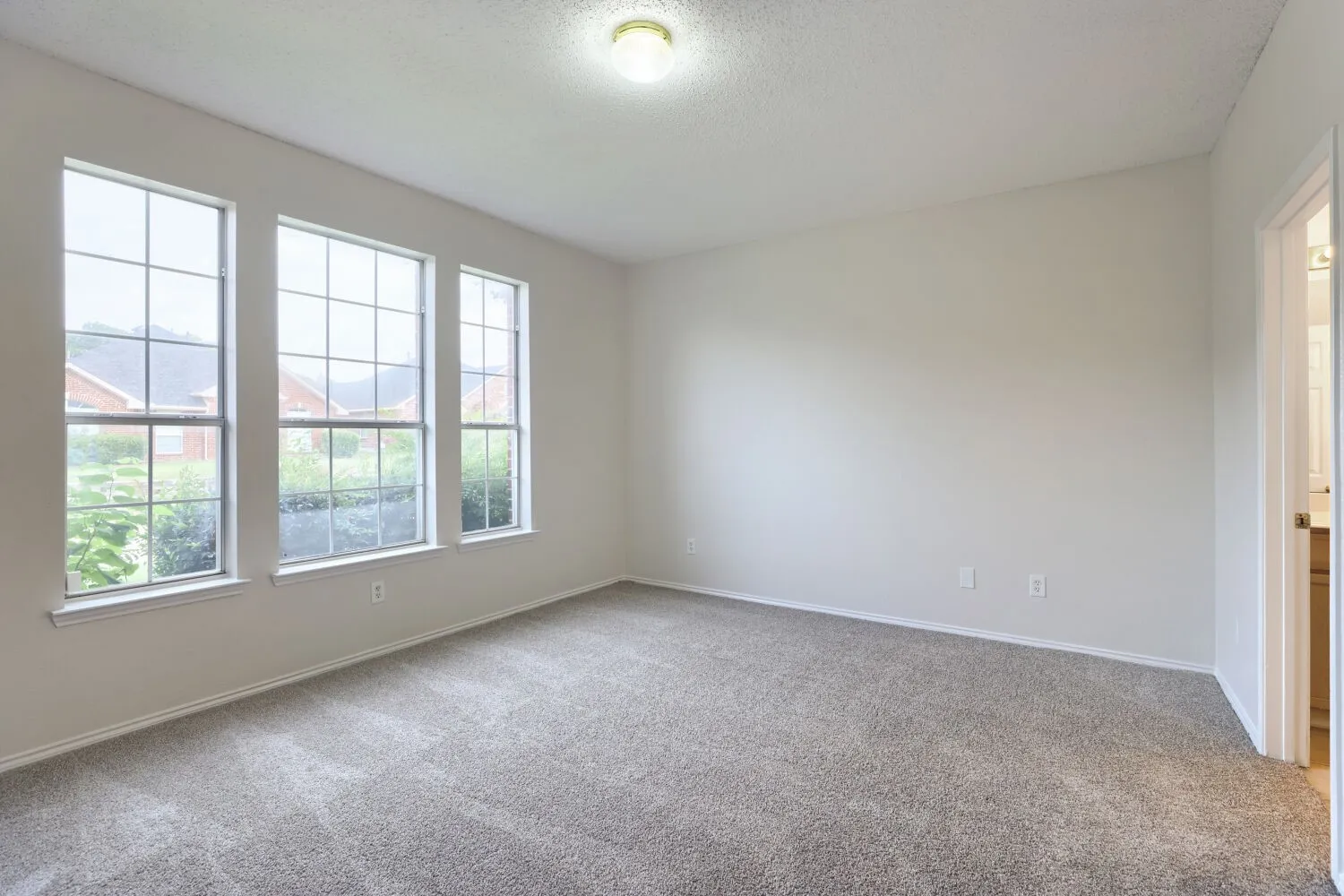 Single Family Residence For Sale in Dallas County , 1626 Arbor Creek Drive, Garland, Texas 75040, 4 Bedroom, 3 Bathroom, 2 Garage spaces, 2,201 Sqft, built in 1999, mls#21333866, Real Estate Agent in Garland, Homes For Sale in Dallas county, Homes For Sale in Garland, Realtor in Garland Texas, Real Estate Brokerage Independent Realty Texas, Luminita Cordes Realtor