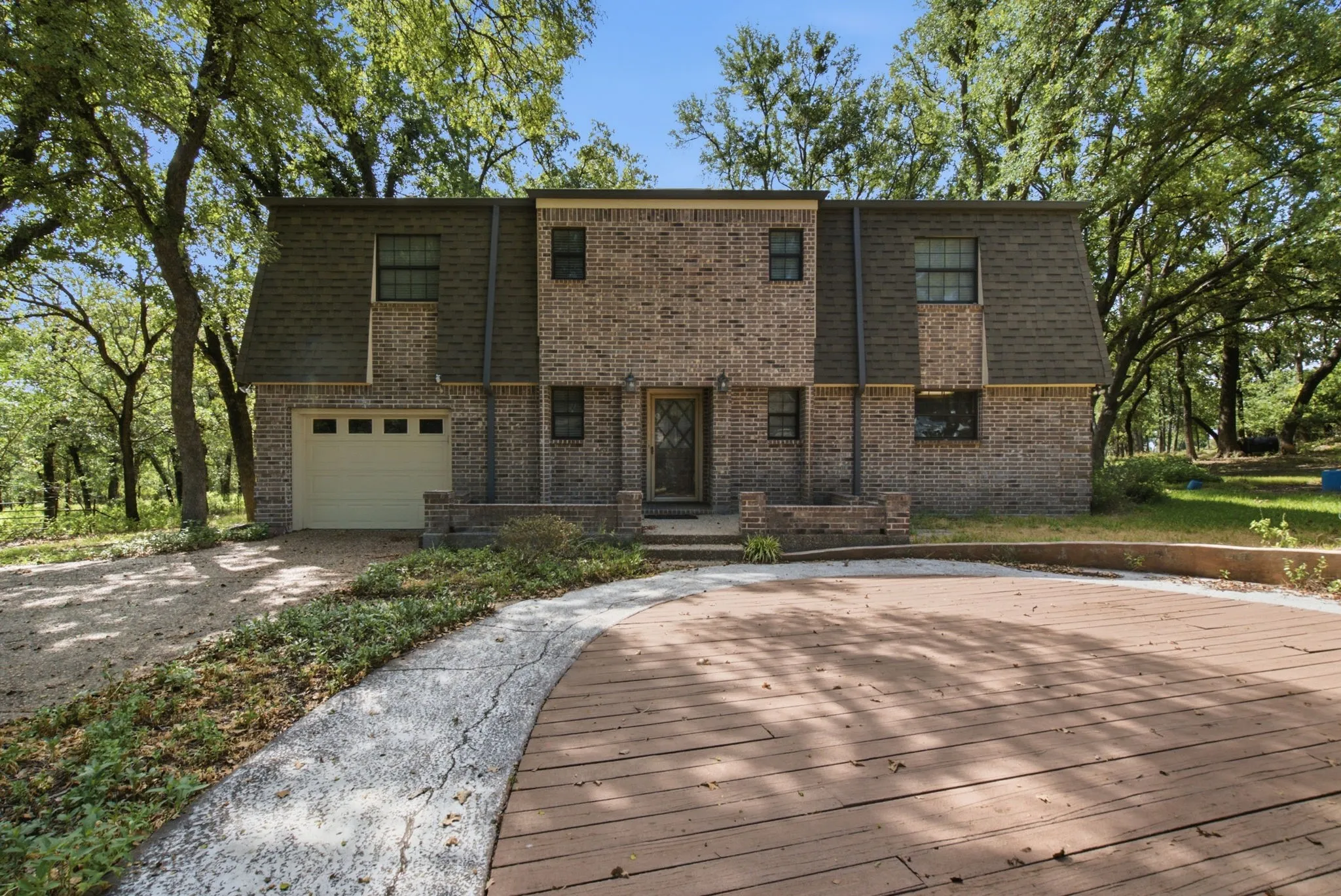 Farm For Sale in Erath County , 815 FM 913, Stephenville, Texas 76401, 3 Bedrooms, 2 Bathrooms, 3 Garage spaces, 2,859 Sqft, built in 1973, Price $1,100,000, mls#21335187, Real Estate Agent in Stephenville, Homes For Sale in Erath county, Homes For Sale in Stephenville, Realtor in Stephenville Texas, Real Estate Brokerage Independent Realty Texas, Luminita Cordes Realtor