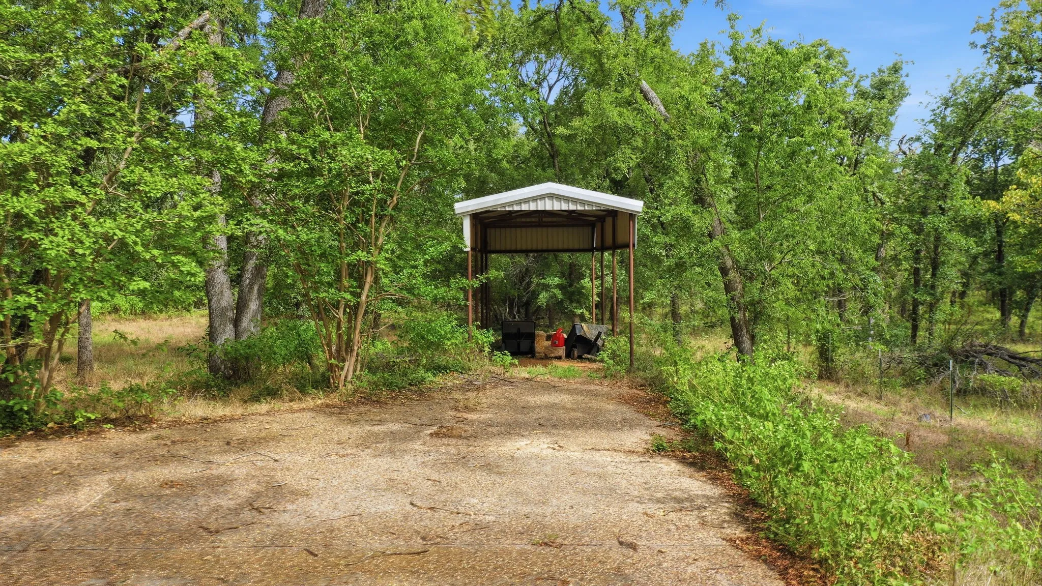 Farm For Sale in Erath County , 815 FM 913, Stephenville, Texas 76401, 3 Bedrooms, 2 Bathrooms, 3 Garage spaces, 2,859 Sqft, built in 1973, Price $1,100,000, mls#21335187, Real Estate Agent in Stephenville, Homes For Sale in Erath county, Homes For Sale in Stephenville, Realtor in Stephenville Texas, Real Estate Brokerage Independent Realty Texas, Luminita Cordes Realtor