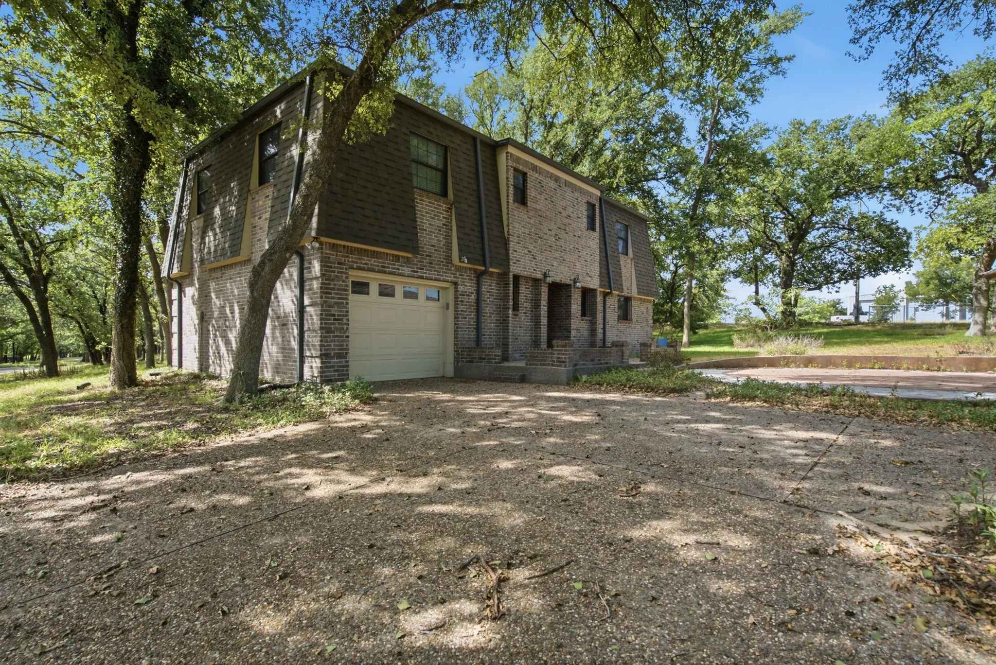 Farm For Sale in Erath County , 815 FM 913, Stephenville, Texas 76401, 3 Bedrooms, 2 Bathrooms, 3 Garage spaces, 2,859 Sqft, built in 1973, Price $1,100,000, mls#21335187, Real Estate Agent in Stephenville, Homes For Sale in Erath county, Homes For Sale in Stephenville, Realtor in Stephenville Texas, Real Estate Brokerage Independent Realty Texas, Luminita Cordes Realtor