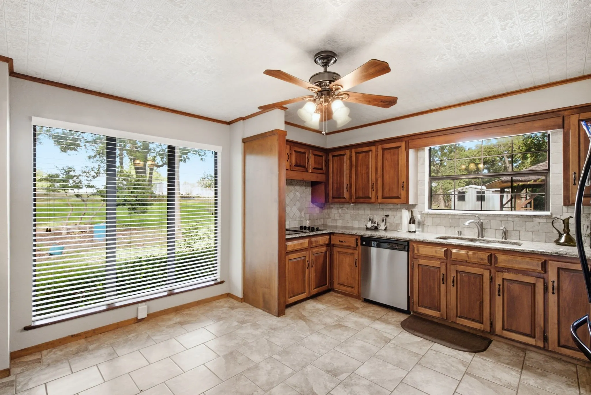 Farm For Sale in Erath County , 815 FM 913, Stephenville, Texas 76401, 3 Bedrooms, 2 Bathrooms, 3 Garage spaces, 2,859 Sqft, built in 1973, Price $1,100,000, mls#21335187, Real Estate Agent in Stephenville, Homes For Sale in Erath county, Homes For Sale in Stephenville, Realtor in Stephenville Texas, Real Estate Brokerage Independent Realty Texas, Luminita Cordes Realtor