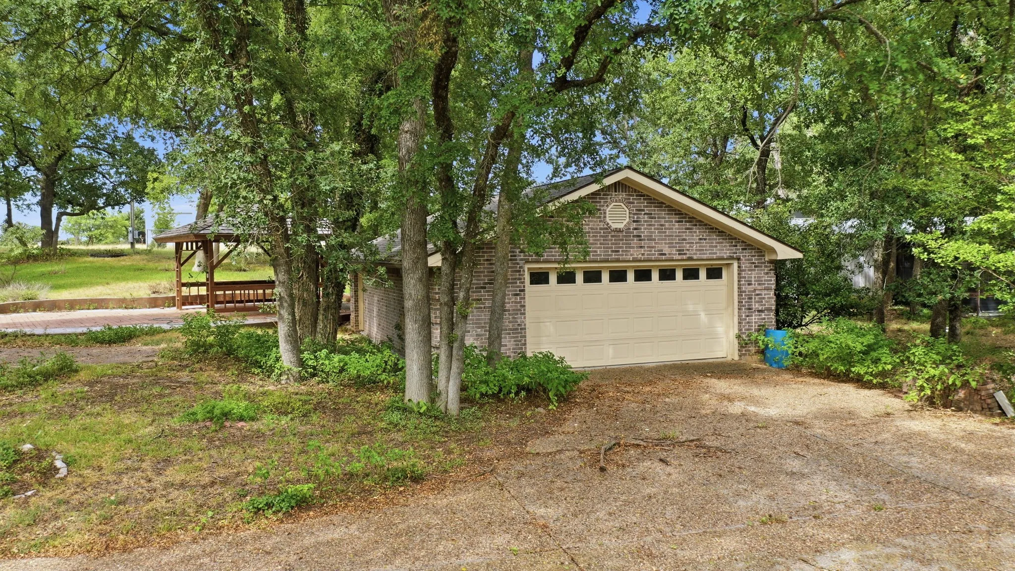 Farm For Sale in Erath County , 815 FM 913, Stephenville, Texas 76401, 3 Bedrooms, 2 Bathrooms, 3 Garage spaces, 2,859 Sqft, built in 1973, Price $1,100,000, mls#21335187, Real Estate Agent in Stephenville, Homes For Sale in Erath county, Homes For Sale in Stephenville, Realtor in Stephenville Texas, Real Estate Brokerage Independent Realty Texas, Luminita Cordes Realtor