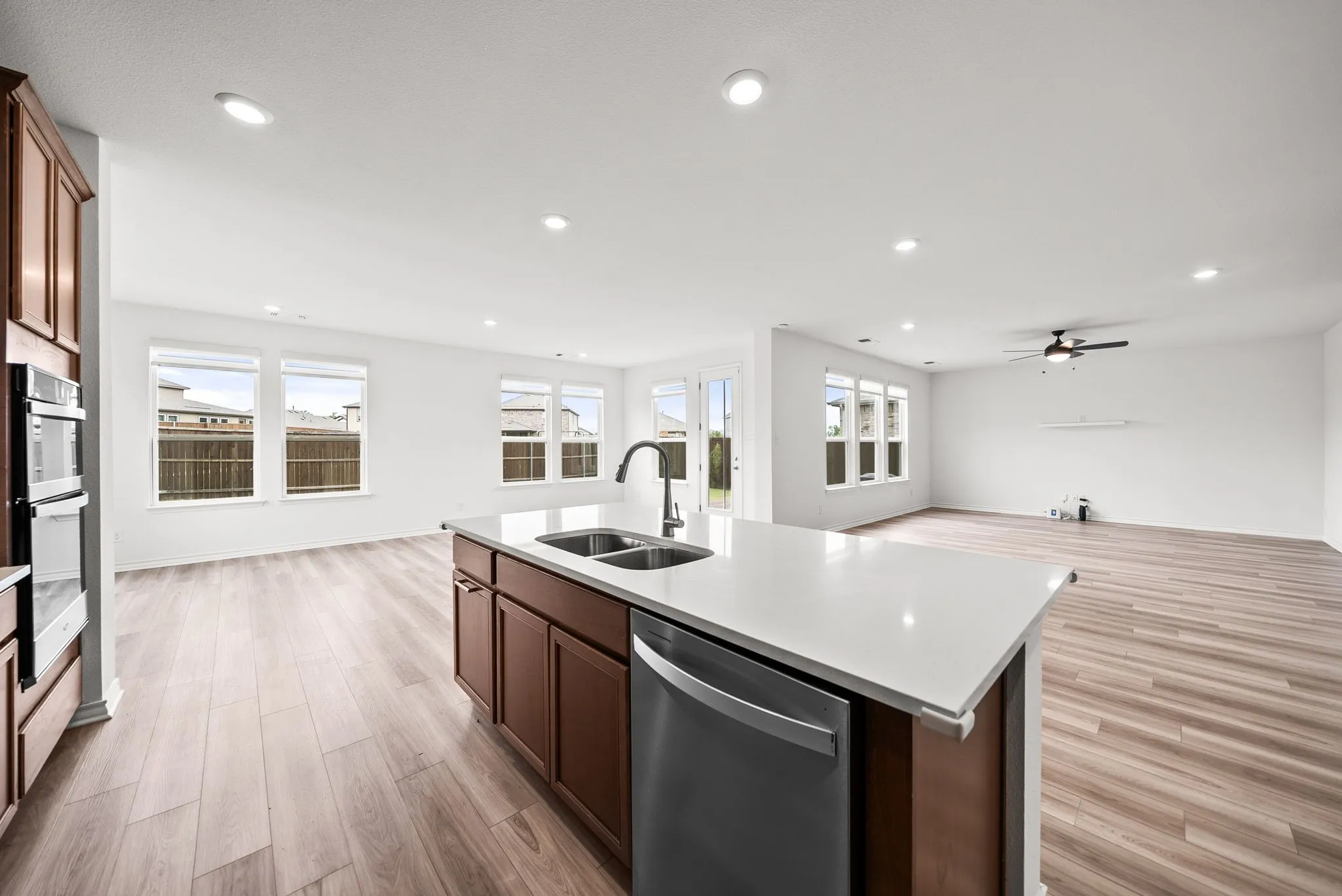 Single Family Residence For Sale in Collin County , 424 Princewood Drive, Princeton, Texas 75407, 3 Bedroom, 3 Bathroom, 2 Garage spaces, 2,862 Sqft, built in 2024, mls#21324225, Real Estate Agent in Princeton, Homes For Sale in Collin county, Homes For Sale in Princeton, Realtor in Princeton Texas, Real Estate Brokerage Independent Realty Texas, Luminita Cordes Realtor