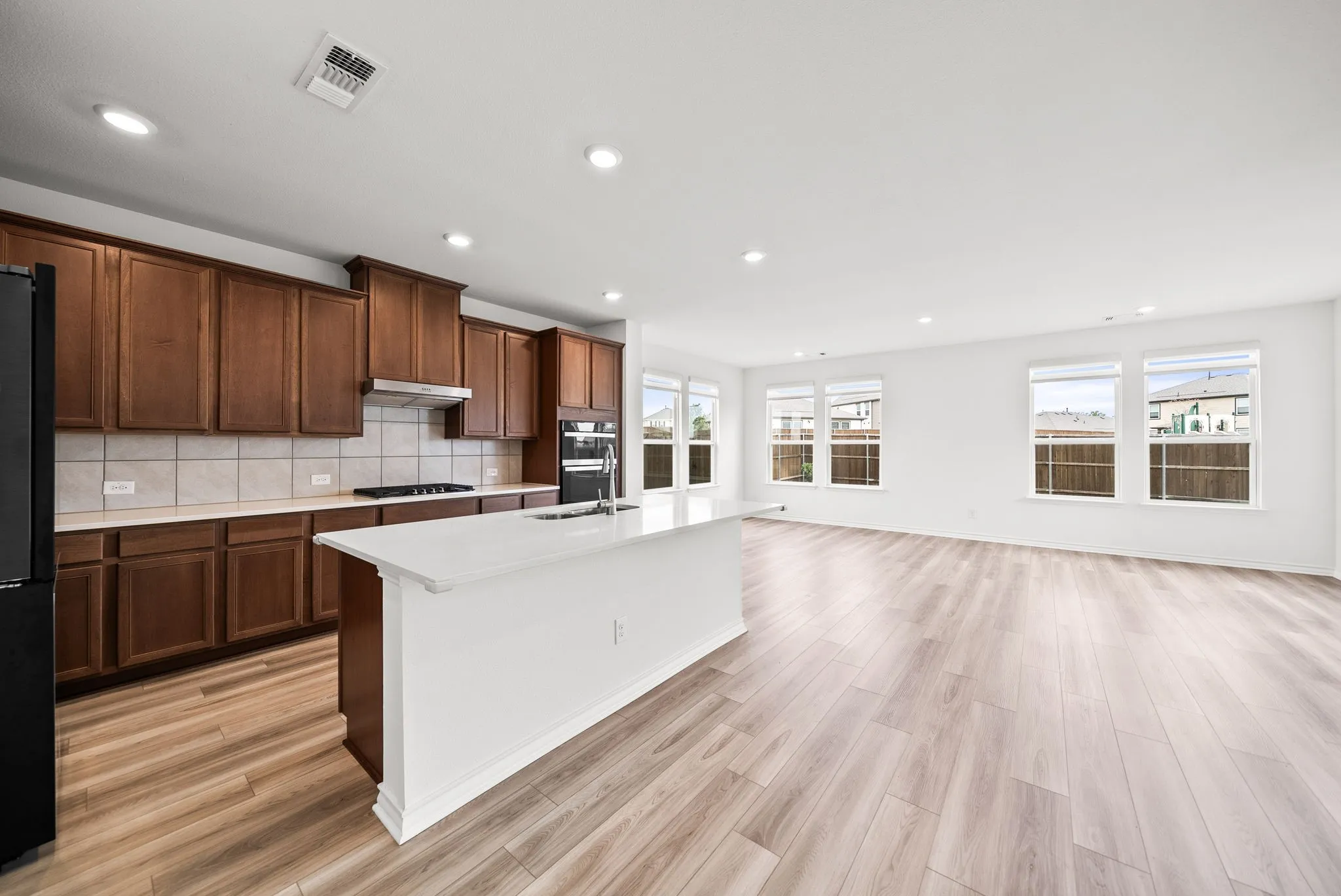 Single Family Residence For Sale in Collin County , 424 Princewood Drive, Princeton, Texas 75407, 3 Bedroom, 3 Bathroom, 2 Garage spaces, 2,862 Sqft, built in 2024, mls#21324225, Real Estate Agent in Princeton, Homes For Sale in Collin county, Homes For Sale in Princeton, Realtor in Princeton Texas, Real Estate Brokerage Independent Realty Texas, Luminita Cordes Realtor