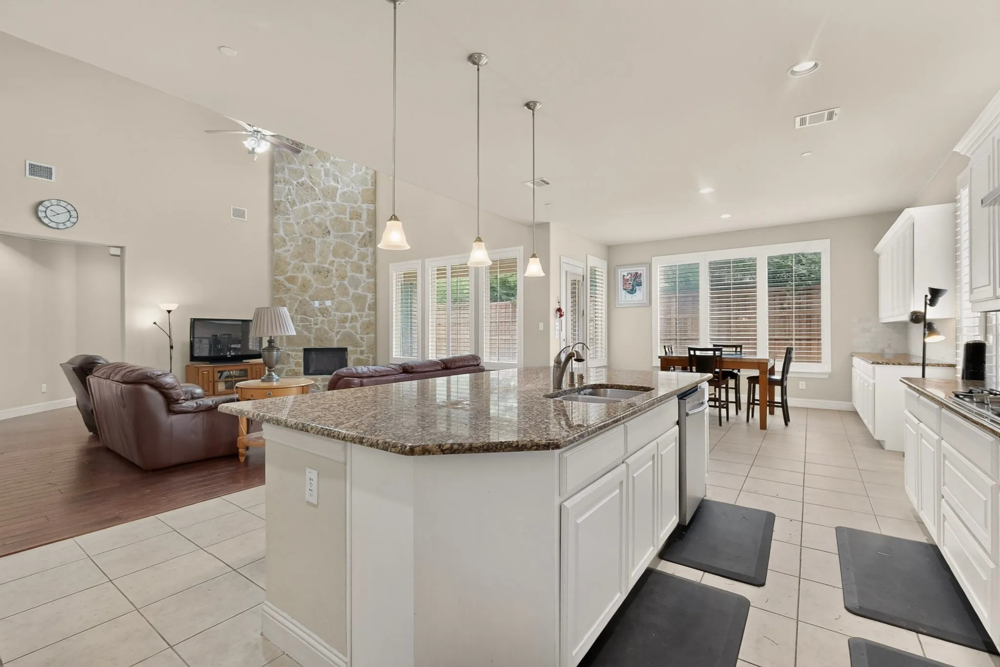 Single Family Residence For Sale in Collin County , 2201 Arbol Way, Prosper, Texas 75078, 4 Bedroom, 4 Bathroom, 3 Garage spaces, 4,445 Sqft, built in 2013, Price $799,000, mls#21334725, Real Estate Agent in Prosper, Homes For Sale in Collin county, Homes For Sale in Prosper, Realtor in Prosper Texas, Real Estate Brokerage Independent Realty Texas, Luminita Cordes Realtor