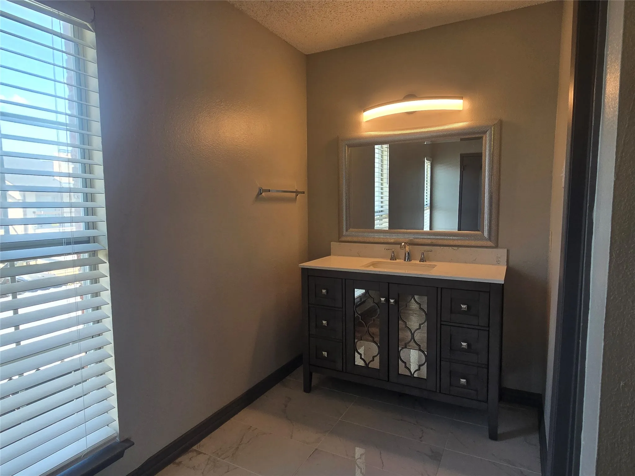 Condominium For Sale in Dallas County , 12484 Abrams Road 1624, Dallas, Texas 75243, 2 Bedroom, 2 Bathroom, Garage spaces, 998 Sqft, built in 1982, mls#21335414, Real Estate Agent in Dallas, Homes For Sale in Dallas county, Homes For Sale in Dallas, Realtor in Dallas Texas, Real Estate Brokerage Independent Realty Texas, Luminita Cordes Realtor