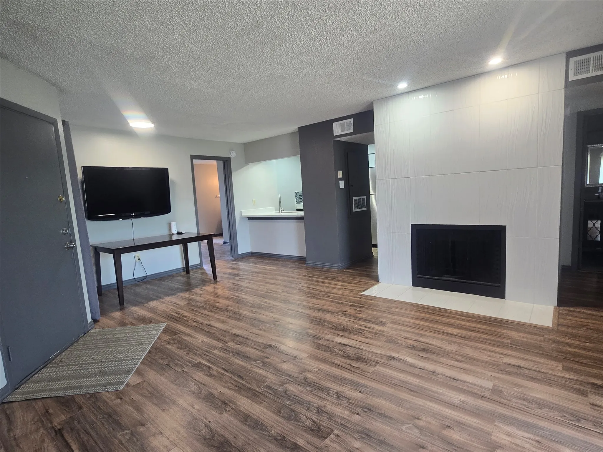 Condominium For Sale in Dallas County , 12484 Abrams Road 1624, Dallas, Texas 75243, 2 Bedroom, 2 Bathroom, Garage spaces, 998 Sqft, built in 1982, mls#21335414, Real Estate Agent in Dallas, Homes For Sale in Dallas county, Homes For Sale in Dallas, Realtor in Dallas Texas, Real Estate Brokerage Independent Realty Texas, Luminita Cordes Realtor