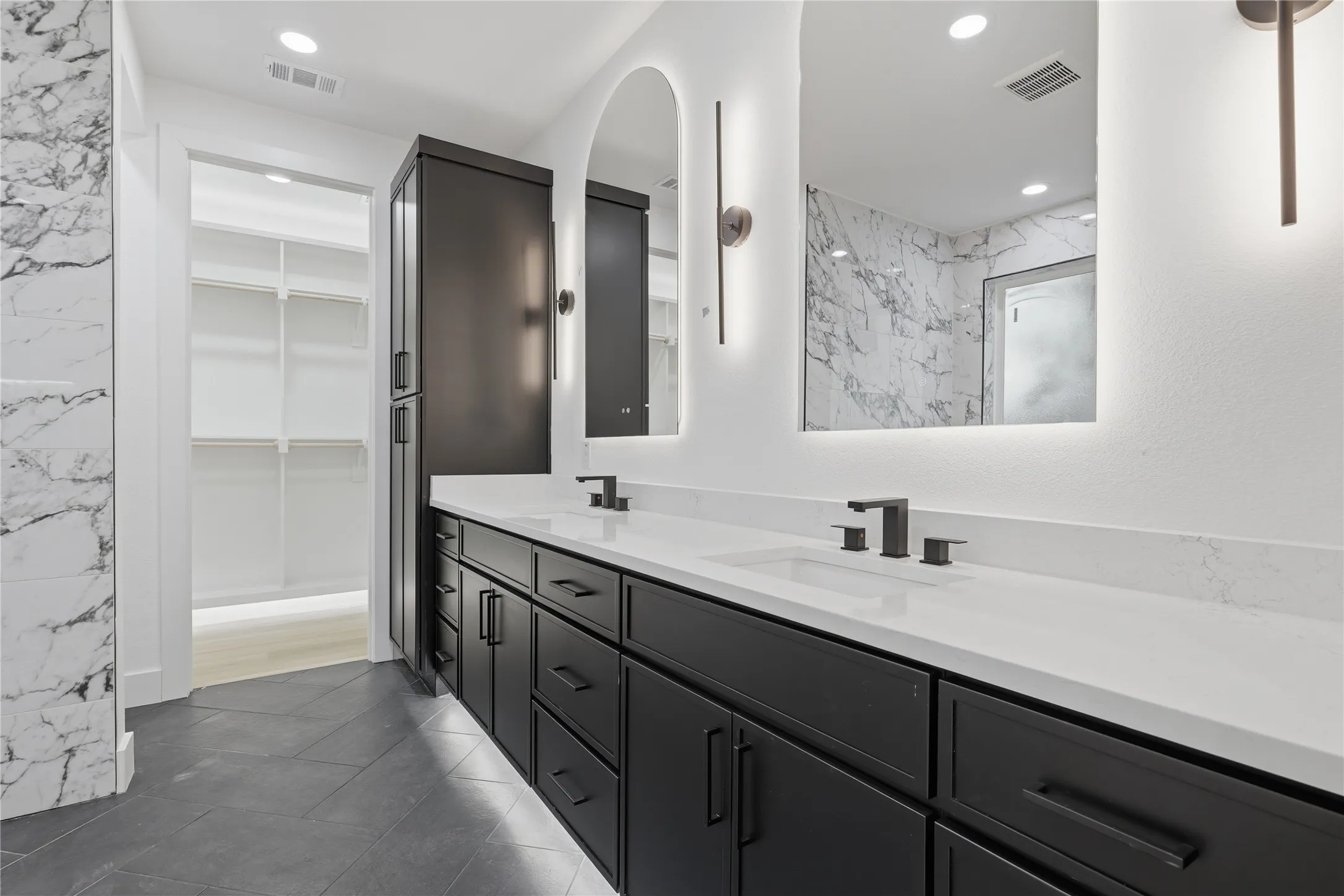 Single Family Residence For Sale in Dallas County , 1721 Avenue B, Dallas, Texas 75203, 4 Bedroom, 4 Bathroom, 1 Garage spaces, 2,574 Sqft, built in 2026, mls#21335432, Real Estate Agent in Dallas, Homes For Sale in Dallas county, Homes For Sale in Dallas, Realtor in Dallas Texas, Real Estate Brokerage Independent Realty Texas, Luminita Cordes Realtor