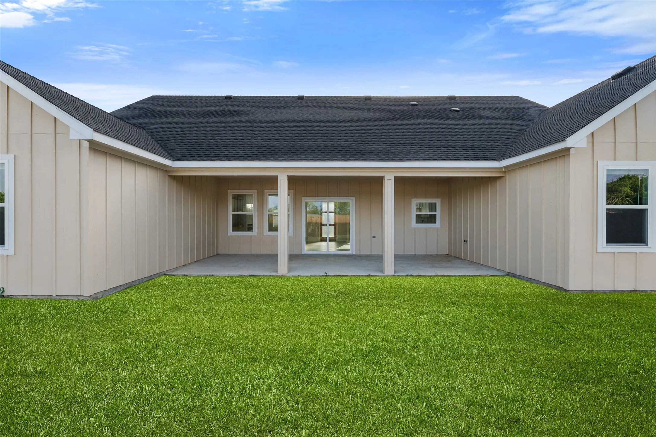 Single Family Residence For Sale in Johnson County , 548 Highview Court, Godley, Texas 76044, 3 Bedroom, 2 Bathroom, 2 Garage spaces, 1,852 Sqft, built in 2025, mls#21335144, Real Estate Agent in Godley, Homes For Sale in Johnson county, Homes For Sale in Godley, Realtor in Godley Texas, Real Estate Brokerage Independent Realty Texas, Luminita Cordes Realtor