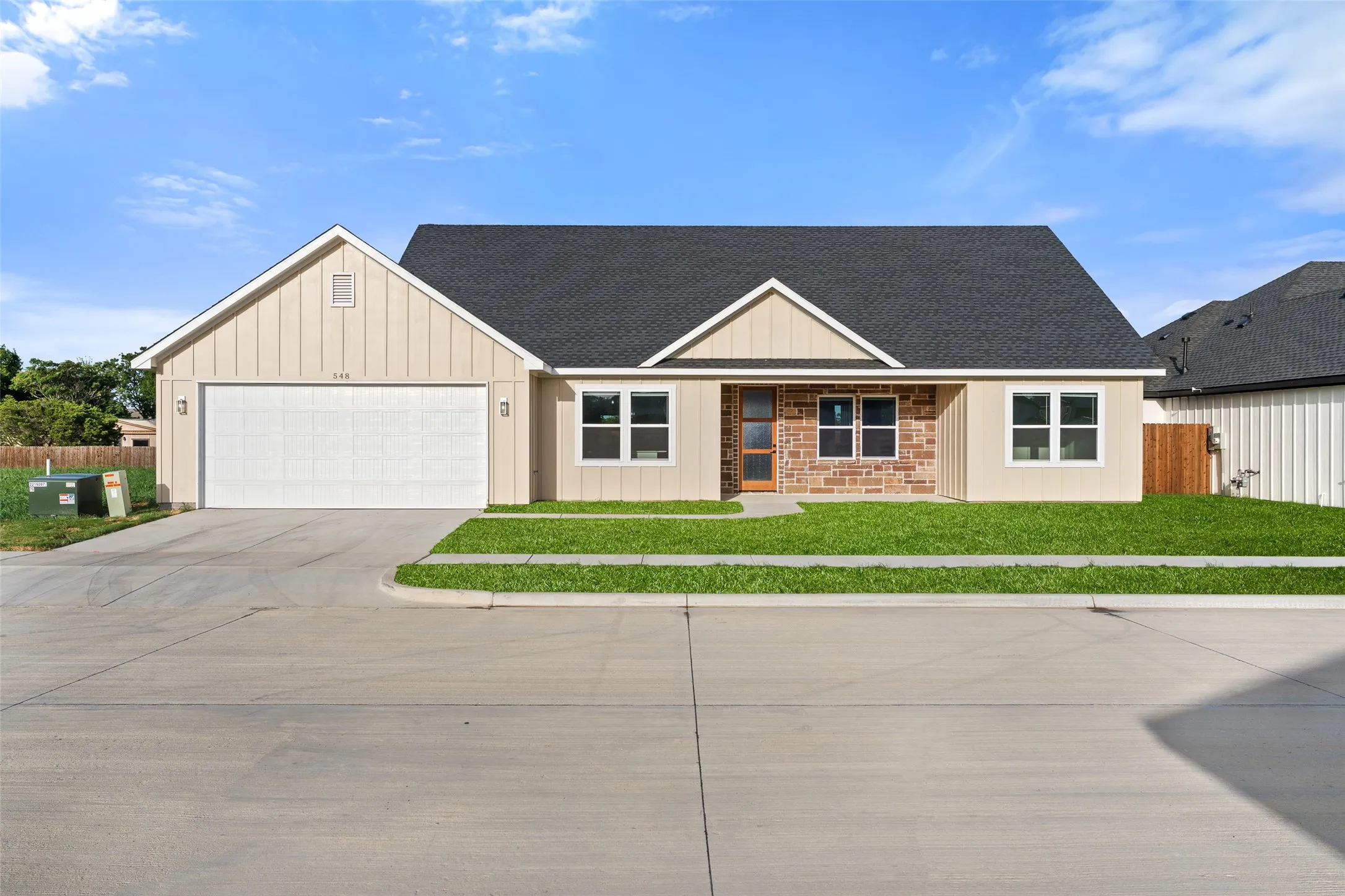 Single Family Residence For Sale in Johnson County , 548 Highview Court, Godley, Texas 76044, 3 Bedroom, 2 Bathroom, 2 Garage spaces, 1,852 Sqft, built in 2025, mls#21335144, Real Estate Agent in Godley, Homes For Sale in Johnson county, Homes For Sale in Godley, Realtor in Godley Texas, Real Estate Brokerage Independent Realty Texas, Luminita Cordes Realtor