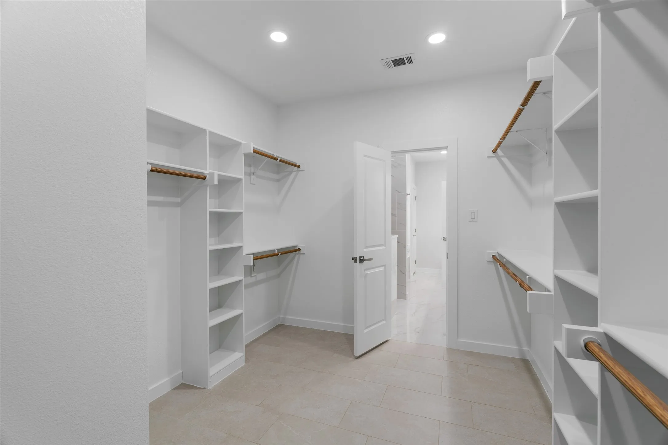 Single Family Residence For Sale in Johnson County , 548 Highview Court, Godley, Texas 76044, 3 Bedroom, 2 Bathroom, 2 Garage spaces, 1,852 Sqft, built in 2025, mls#21335144, Real Estate Agent in Godley, Homes For Sale in Johnson county, Homes For Sale in Godley, Realtor in Godley Texas, Real Estate Brokerage Independent Realty Texas, Luminita Cordes Realtor
