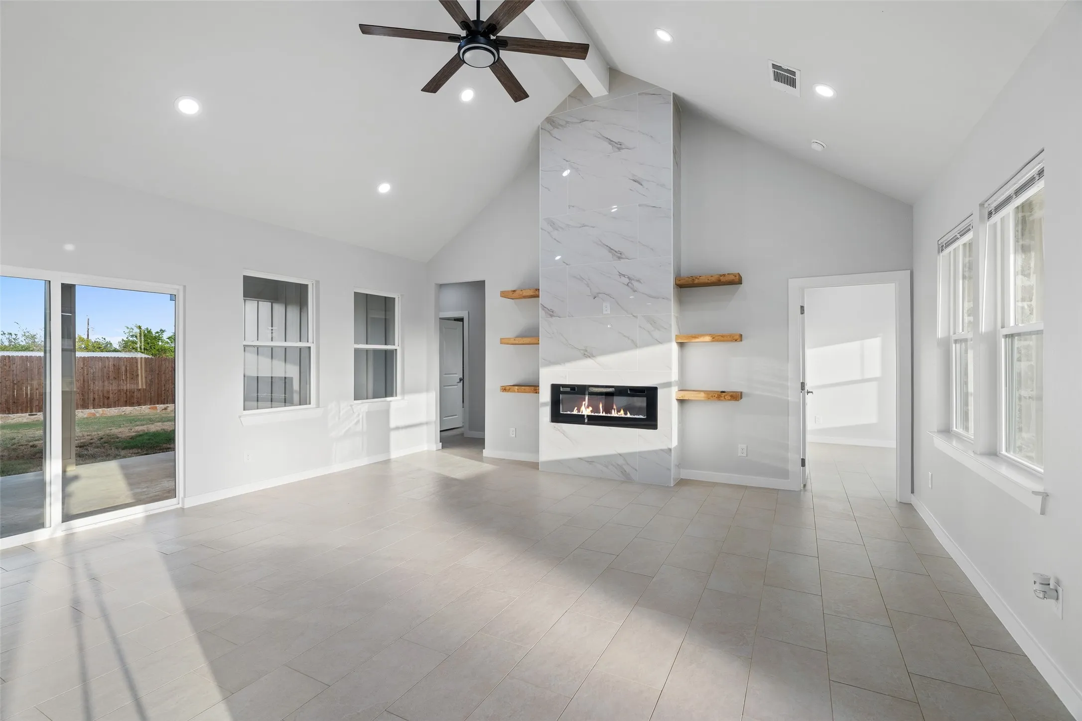 Single Family Residence For Sale in Johnson County , 548 Highview Court, Godley, Texas 76044, 3 Bedroom, 2 Bathroom, 2 Garage spaces, 1,852 Sqft, built in 2025, mls#21335144, Real Estate Agent in Godley, Homes For Sale in Johnson county, Homes For Sale in Godley, Realtor in Godley Texas, Real Estate Brokerage Independent Realty Texas, Luminita Cordes Realtor