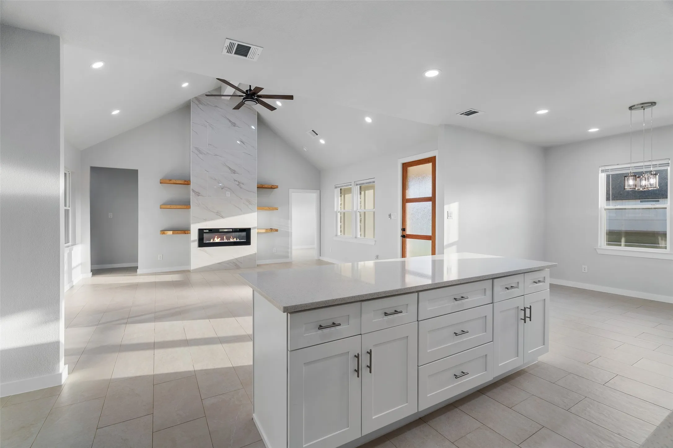 Single Family Residence For Sale in Johnson County , 548 Highview Court, Godley, Texas 76044, 3 Bedroom, 2 Bathroom, 2 Garage spaces, 1,852 Sqft, built in 2025, mls#21335144, Real Estate Agent in Godley, Homes For Sale in Johnson county, Homes For Sale in Godley, Realtor in Godley Texas, Real Estate Brokerage Independent Realty Texas, Luminita Cordes Realtor