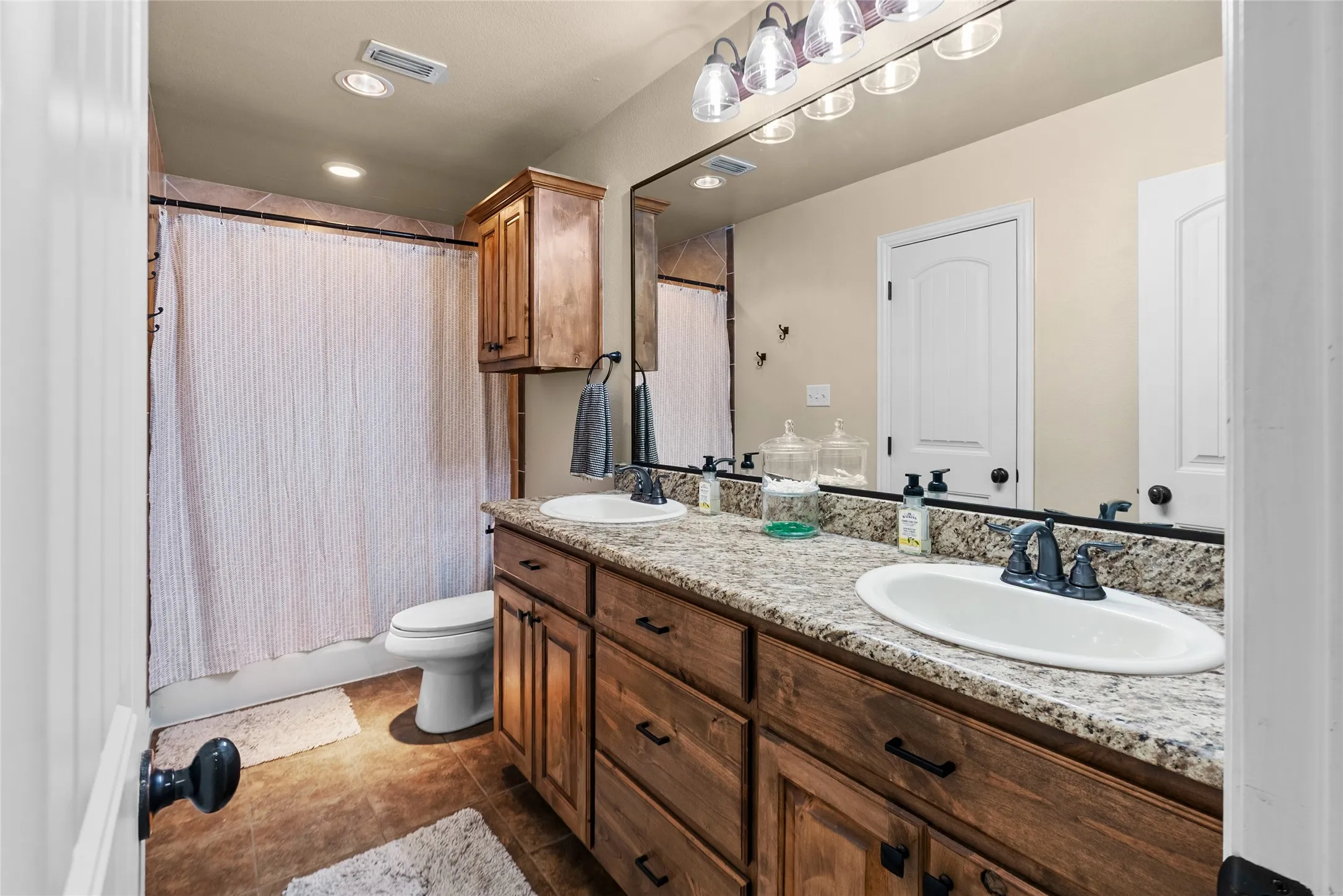 Single Family Residence For Sale in Hopkins County , 2039 Park Springs Road, Sulphur Springs, Texas 75482, 3 Bedroom, 2 Bathroom, 2 Garage spaces, 1,687 Sqft, built in 2007, mls#21335394, Real Estate Agent in Sulphur Springs, Homes For Sale in Hopkins county, Homes For Sale in Sulphur Springs, Realtor in Sulphur Springs Texas, Real Estate Brokerage Independent Realty Texas, Luminita Cordes Realtor