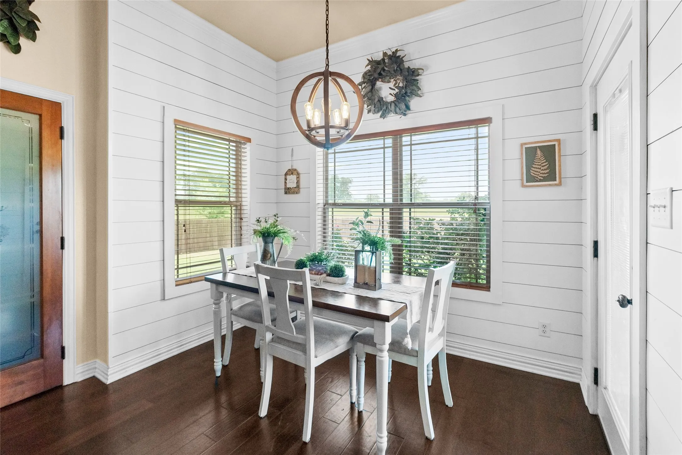 Single Family Residence For Sale in Hopkins County , 2039 Park Springs Road, Sulphur Springs, Texas 75482, 3 Bedroom, 2 Bathroom, 2 Garage spaces, 1,687 Sqft, built in 2007, mls#21335394, Real Estate Agent in Sulphur Springs, Homes For Sale in Hopkins county, Homes For Sale in Sulphur Springs, Realtor in Sulphur Springs Texas, Real Estate Brokerage Independent Realty Texas, Luminita Cordes Realtor