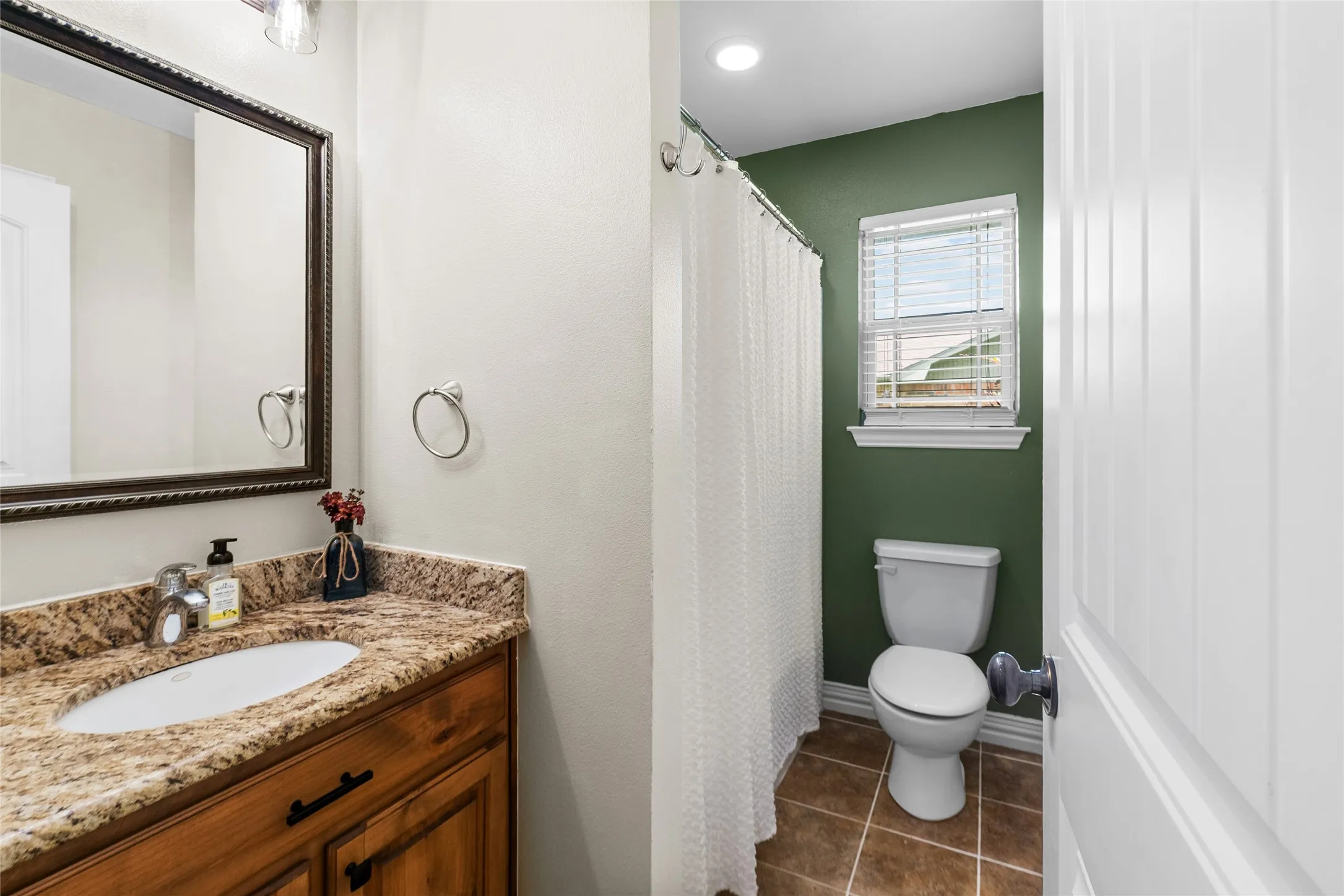 Single Family Residence For Sale in Hopkins County , 2039 Park Springs Road, Sulphur Springs, Texas 75482, 3 Bedroom, 2 Bathroom, 2 Garage spaces, 1,687 Sqft, built in 2007, mls#21335394, Real Estate Agent in Sulphur Springs, Homes For Sale in Hopkins county, Homes For Sale in Sulphur Springs, Realtor in Sulphur Springs Texas, Real Estate Brokerage Independent Realty Texas, Luminita Cordes Realtor