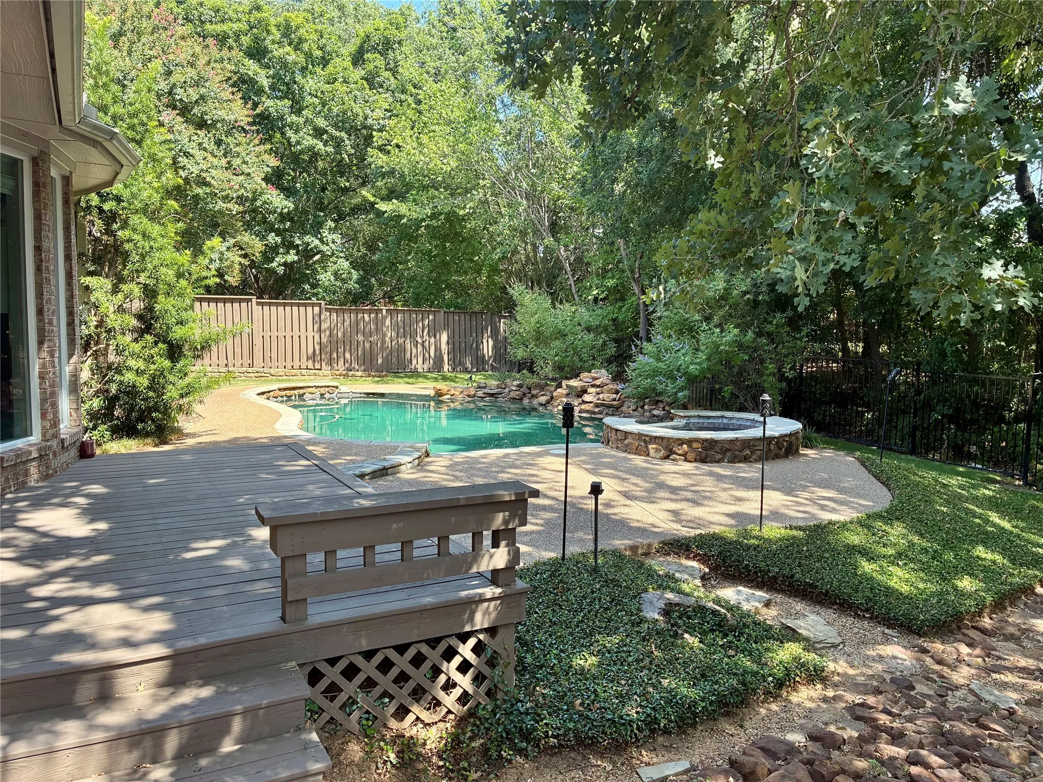 Single Family Residence For Sale in Tarrant County , 718 Ashleigh Lane, Southlake, Texas 76092, 4 Bedroom, 3 Bathroom, 2 Garage spaces, 2,732 Sqft, built in 1996, mls#21334667, Real Estate Agent in Southlake, Homes For Sale in Tarrant county, Homes For Sale in Southlake, Realtor in Southlake Texas, Real Estate Brokerage Independent Realty Texas, Luminita Cordes Realtor