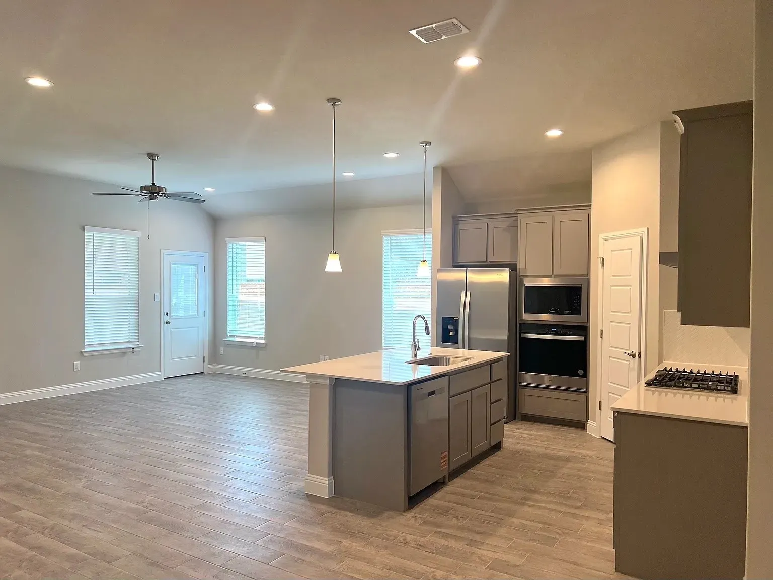 Single Family Residence For Rent in Denton County , 1717 Sparrow Street, Denton, Texas 76205, 5 Bedroom, 3 Bathroom, 2 Garage spaces, 2,104 Sqft, built in 2024, mls#21334006, Real Estate Agent in Denton, Homes For Rent in Denton county, Homes For Rent in Denton, Realtor in Denton Texas, Real Estate Brokerage Independent Realty Texas, Luminita Cordes Realtor
