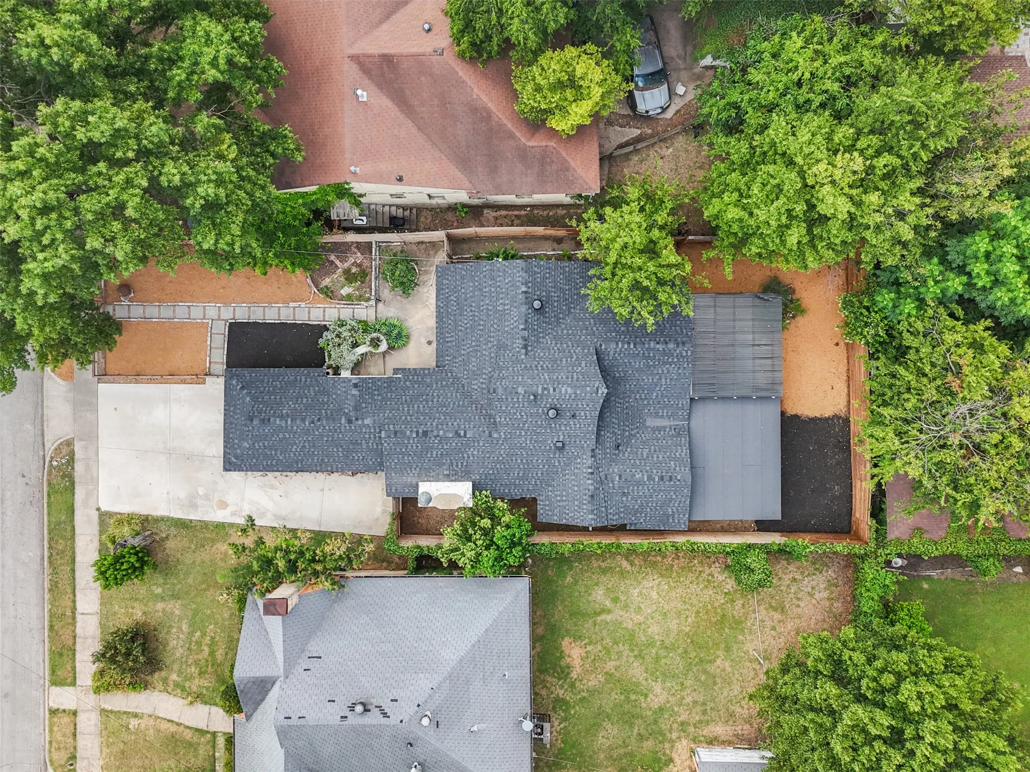 Single Family Residence For Sale in Dallas County , 311 N Tennant Street, Dallas, Texas 75208, 3 Bedroom, 2 Bathroom, Garage spaces, 1,359 Sqft, built in 1949, mls#21334636, Real Estate Agent in Dallas, Homes For Sale in Dallas county, Homes For Sale in Dallas, Realtor in Dallas Texas, Real Estate Brokerage Independent Realty Texas, Luminita Cordes Realtor