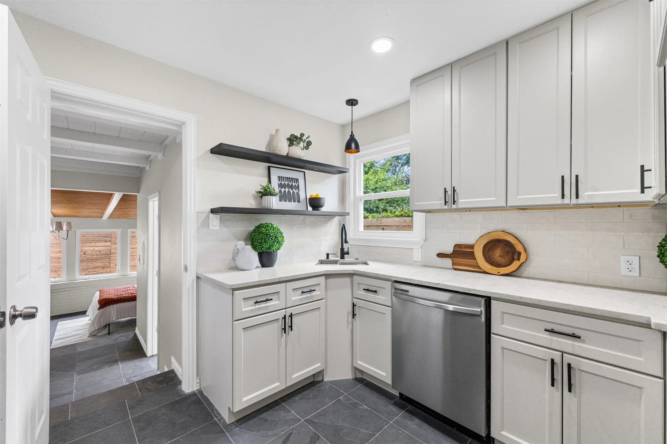 Fully updated kitchen with quartz countertops