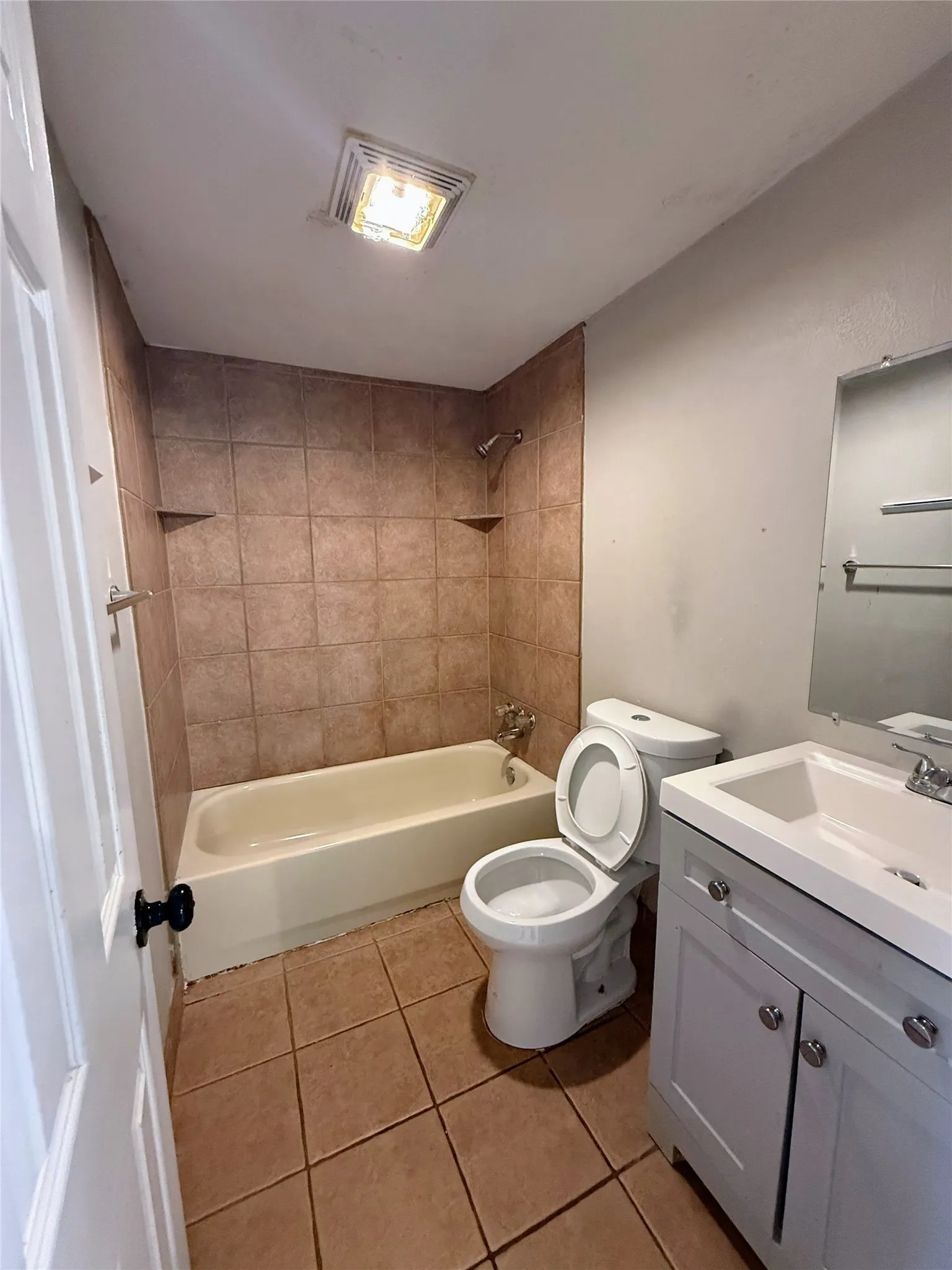Bathroom #1 in Master Bedroom