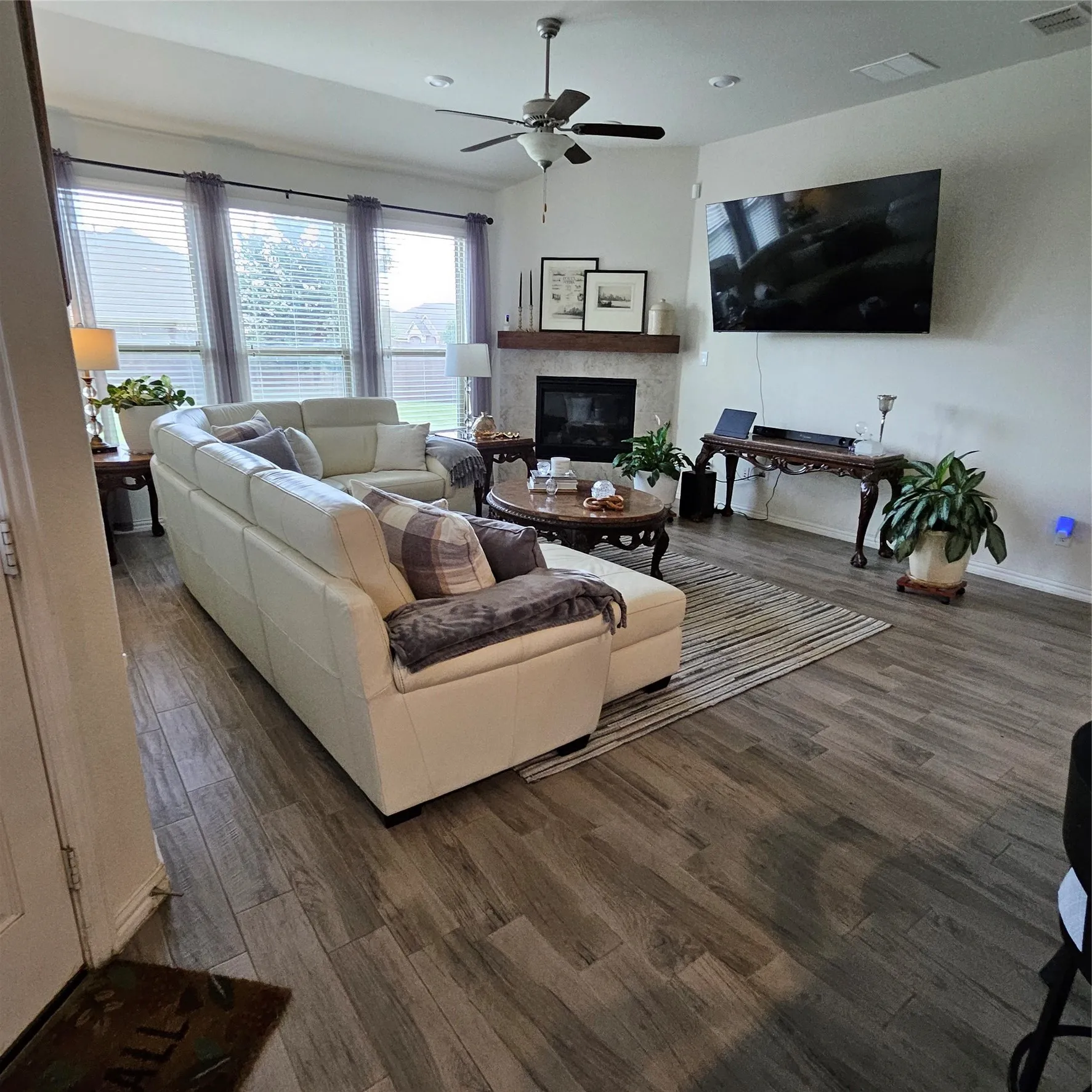 Single Family Residence For Sale in Denton County , 1300 Lake Grove Drive, Little Elm, Texas 75068, 4 Bedroom, 3 Bathroom, 2 Garage spaces, 3,095 Sqft, built in 2018, mls#21328698, Real Estate Agent in Little Elm, Homes For Sale in Denton county, Homes For Sale in Little Elm, Realtor in Little Elm Texas, Real Estate Brokerage Independent Realty Texas, Luminita Cordes Realtor