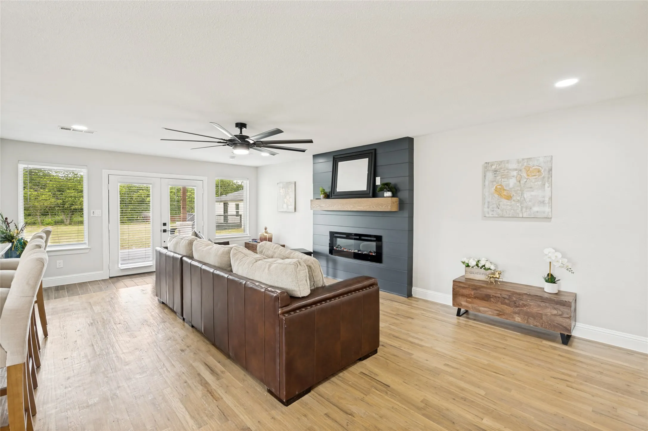 Single Family Residence For Sale in Denton County , 9153 Gregory Road, Sanger, Texas 76266, 4 Bedroom, 3 Bathroom, 2 Garage spaces, 2,674 Sqft, built in 1990, mls#21334555, Real Estate Agent in Sanger, Homes For Sale in Denton county, Homes For Sale in Sanger, Realtor in Sanger Texas, Real Estate Brokerage Independent Realty Texas, Luminita Cordes Realtor