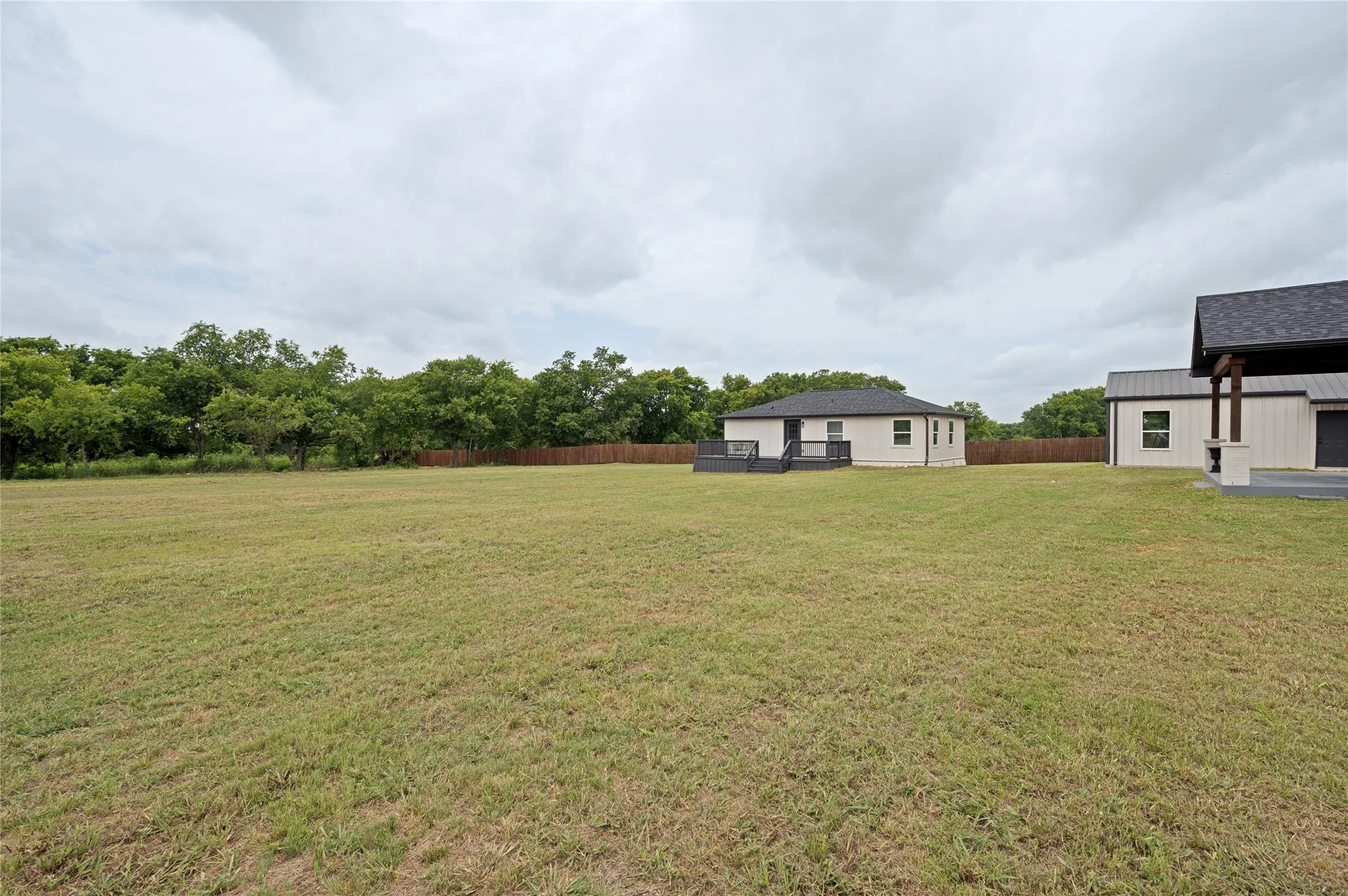 Single Family Residence For Sale in Denton County , 9153 Gregory Road, Sanger, Texas 76266, 4 Bedroom, 3 Bathroom, 2 Garage spaces, 2,674 Sqft, built in 1990, mls#21334555, Real Estate Agent in Sanger, Homes For Sale in Denton county, Homes For Sale in Sanger, Realtor in Sanger Texas, Real Estate Brokerage Independent Realty Texas, Luminita Cordes Realtor