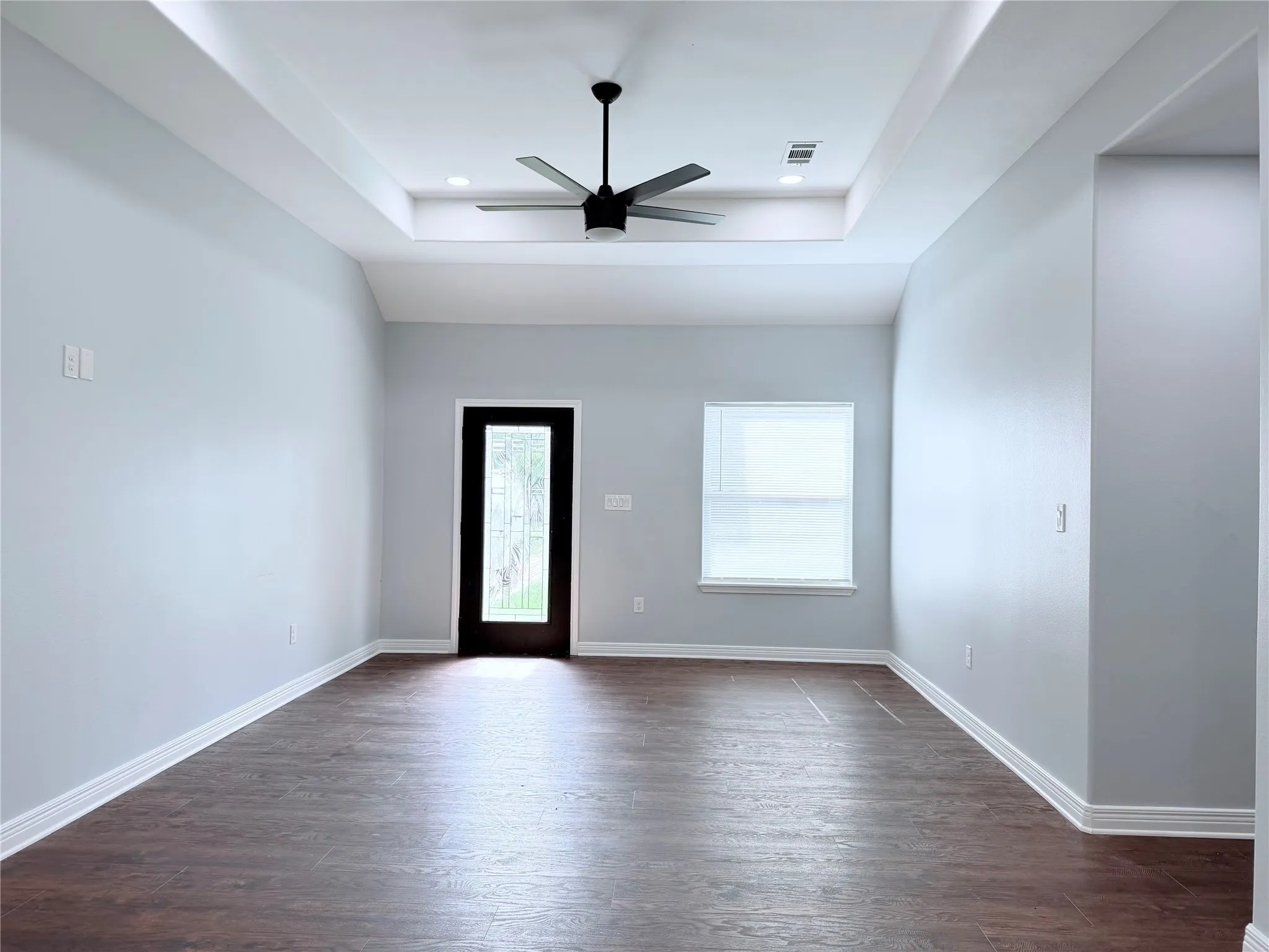 Single Family Residence For Sale in Camp County , 449 Cypress Street, Pittsburg, Texas 75686, 3 Bedroom, 2 Bathroom, 2 Garage spaces, 1,500 Sqft, built in 1986, mls#21335355, Real Estate Agent in Pittsburg, Homes For Sale in Camp county, Homes For Sale in Pittsburg, Realtor in Pittsburg Texas, Real Estate Brokerage Independent Realty Texas, Luminita Cordes Realtor