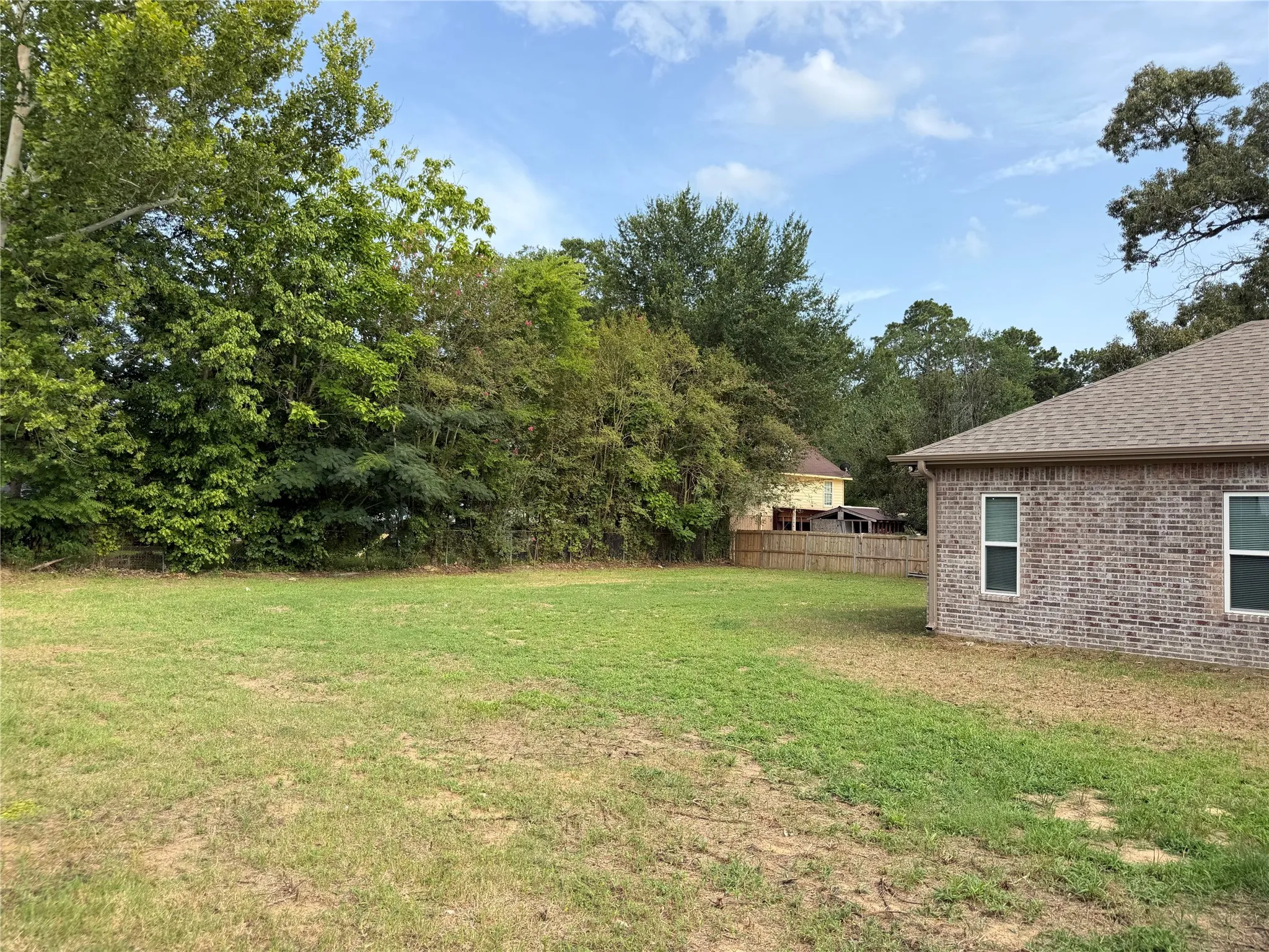 Single Family Residence For Sale in Camp County , 449 Cypress Street, Pittsburg, Texas 75686, 3 Bedroom, 2 Bathroom, 2 Garage spaces, 1,500 Sqft, built in 1986, mls#21335355, Real Estate Agent in Pittsburg, Homes For Sale in Camp county, Homes For Sale in Pittsburg, Realtor in Pittsburg Texas, Real Estate Brokerage Independent Realty Texas, Luminita Cordes Realtor