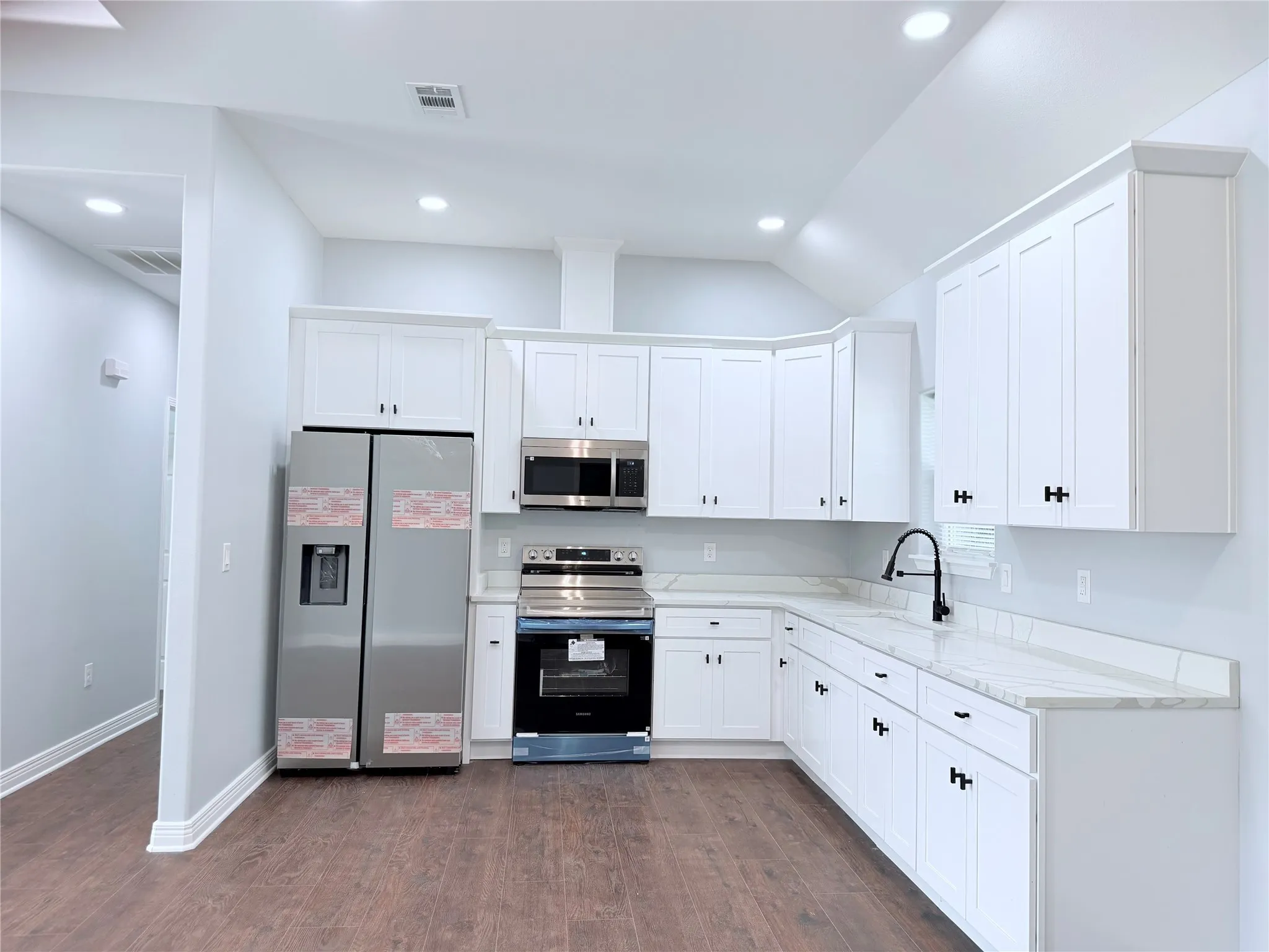 Single Family Residence For Sale in Camp County , 449 Cypress Street, Pittsburg, Texas 75686, 3 Bedroom, 2 Bathroom, 2 Garage spaces, 1,500 Sqft, built in 1986, mls#21335355, Real Estate Agent in Pittsburg, Homes For Sale in Camp county, Homes For Sale in Pittsburg, Realtor in Pittsburg Texas, Real Estate Brokerage Independent Realty Texas, Luminita Cordes Realtor