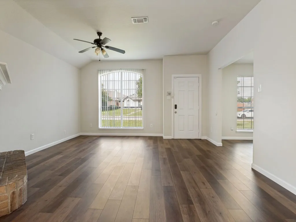 Single Family Residence For Sale in Dallas County , 709 Catalina Drive, Lancaster, Texas 75146, 3 Bedroom, 2 Bathroom, 2 Garage spaces, 1,689 Sqft, built in 1998, mls#21335448, Real Estate Agent in Lancaster, Homes For Sale in Dallas county, Homes For Sale in Lancaster, Realtor in Lancaster Texas, Real Estate Brokerage Independent Realty Texas, Luminita Cordes Realtor