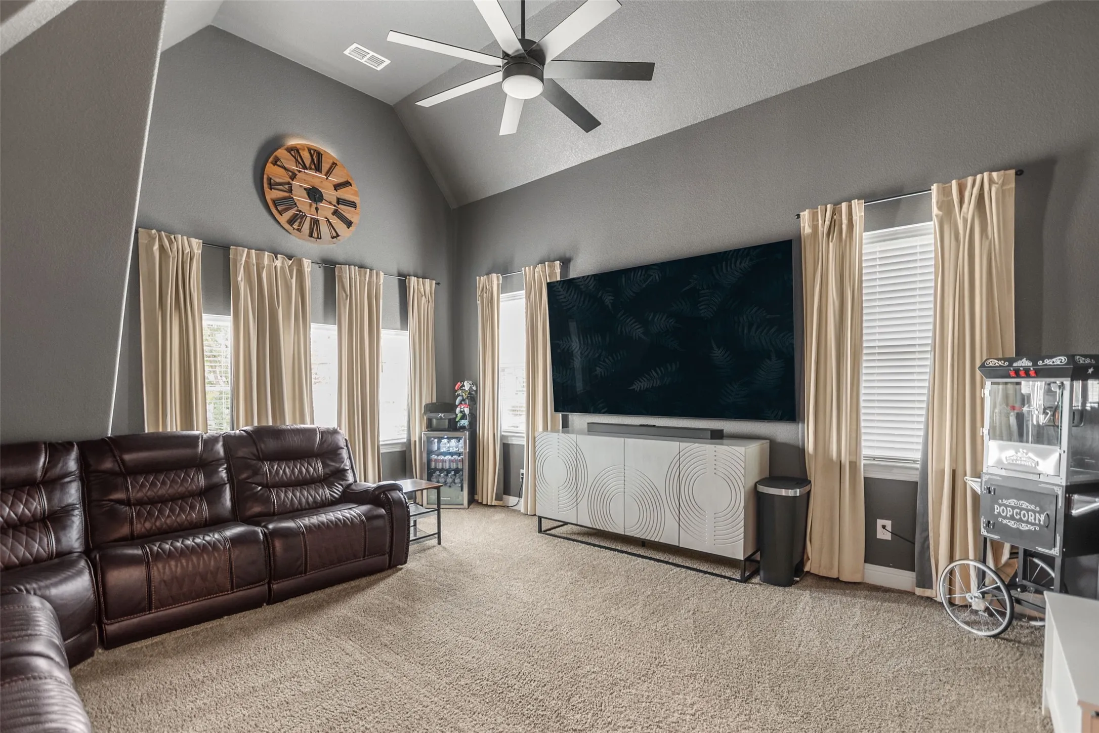 Single Family Residence For Sale in Rockwall County , 3449 Ridgecross Drive, Rockwall, Texas 75087, 4 Bedroom, 4 Bathroom, 2 Garage spaces, 3,318 Sqft, built in 2020, mls#21335421, Real Estate Agent in Rockwall, Homes For Sale in Rockwall county, Homes For Sale in Rockwall, Realtor in Rockwall Texas, Real Estate Brokerage Independent Realty Texas, Luminita Cordes Realtor