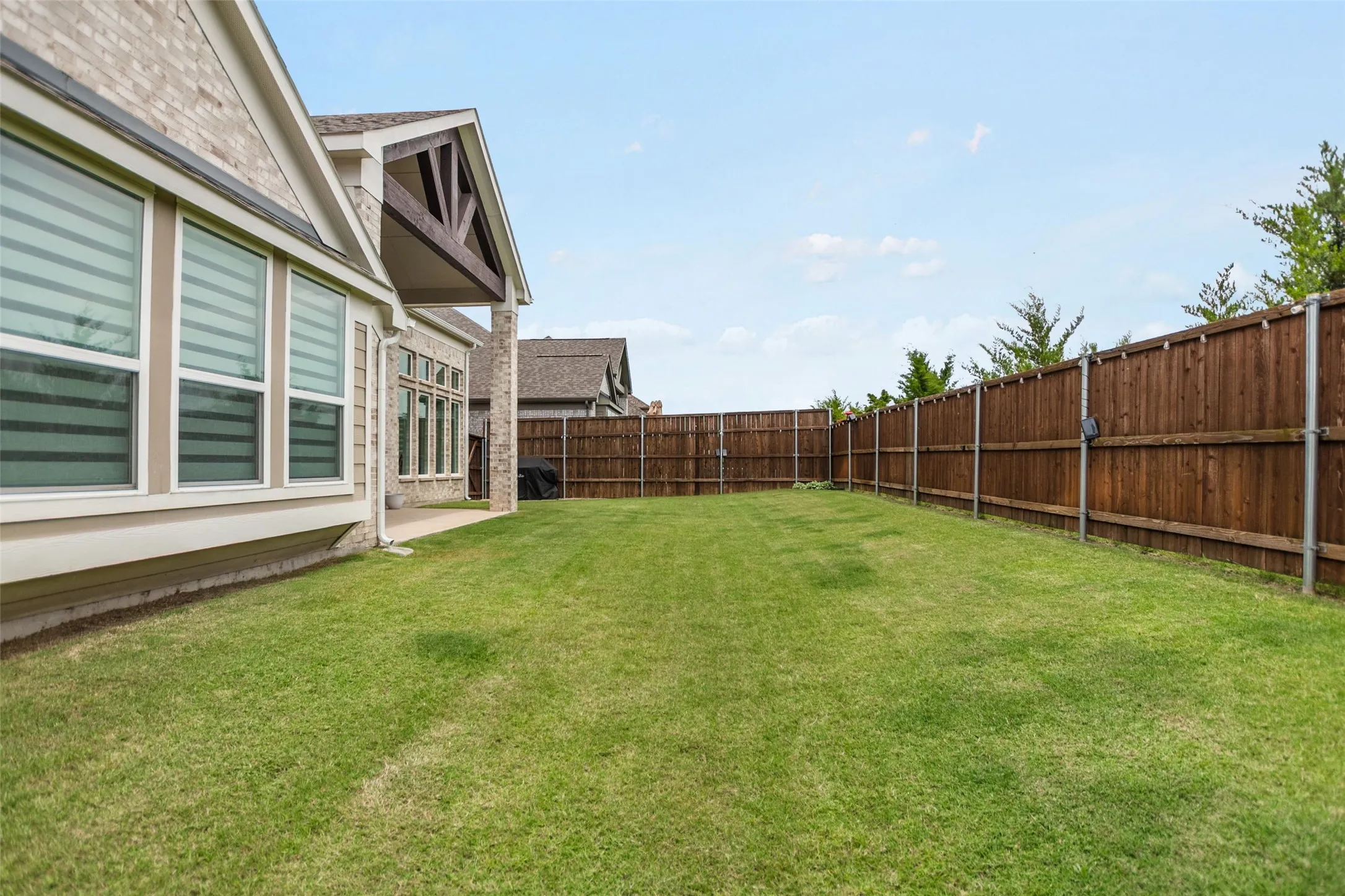 Single Family Residence For Sale in Rockwall County , 3449 Ridgecross Drive, Rockwall, Texas 75087, 4 Bedroom, 4 Bathroom, 2 Garage spaces, 3,318 Sqft, built in 2020, mls#21335421, Real Estate Agent in Rockwall, Homes For Sale in Rockwall county, Homes For Sale in Rockwall, Realtor in Rockwall Texas, Real Estate Brokerage Independent Realty Texas, Luminita Cordes Realtor