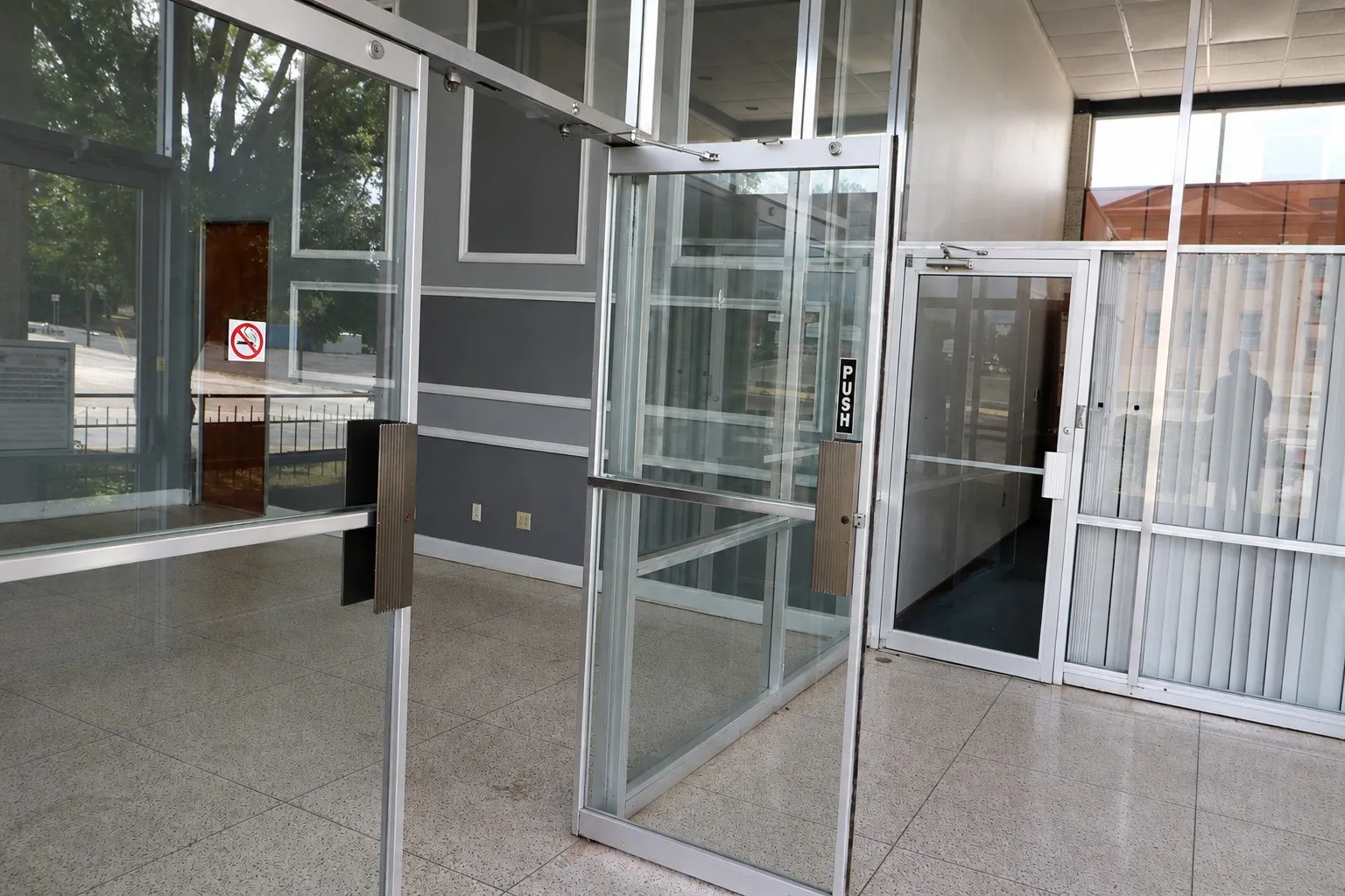 Lobby main