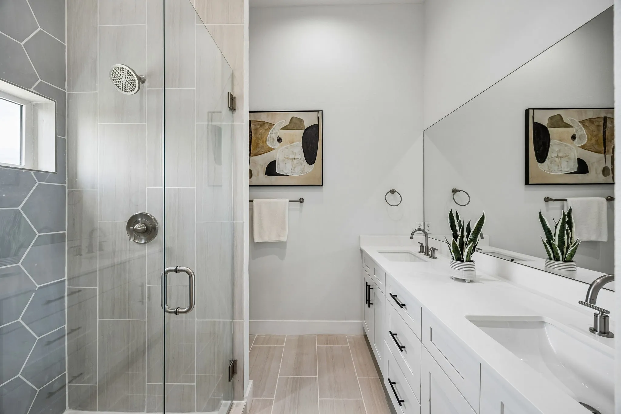 Condominium For Sale in Dallas County , 2611 Hondo Avenue 102, Dallas, Texas 75219, 2 Bedroom, 3 Bathroom, 2 Garage spaces, 1,595 Sqft, built in 2019, mls#21332901, Real Estate Agent in Dallas, Homes For Sale in Dallas county, Homes For Sale in Dallas, Realtor in Dallas Texas, Real Estate Brokerage Independent Realty Texas, Luminita Cordes Realtor