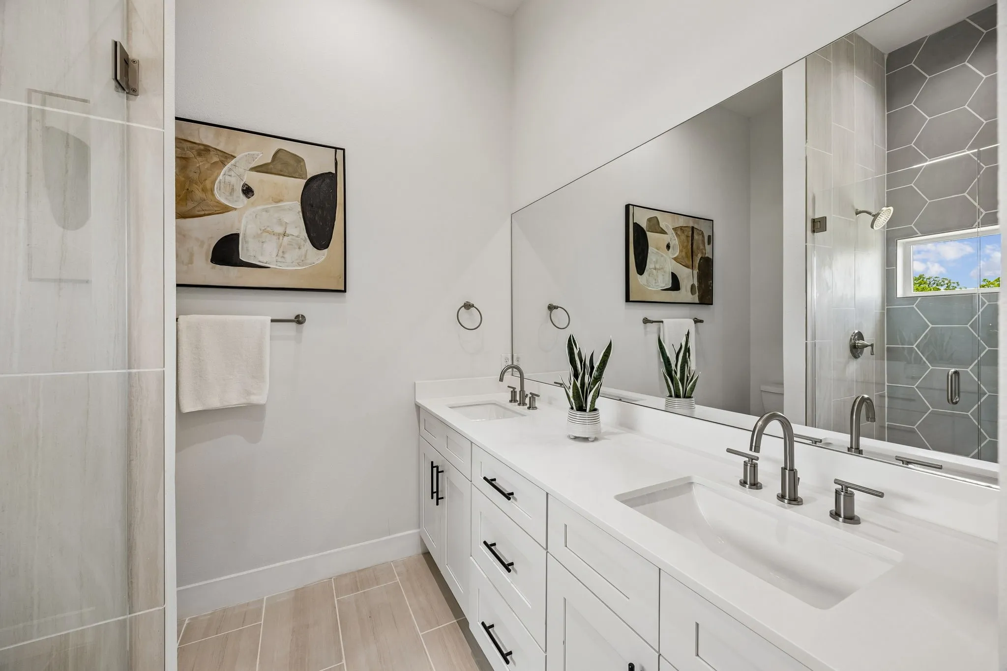 Condominium For Sale in Dallas County , 2611 Hondo Avenue 102, Dallas, Texas 75219, 2 Bedroom, 3 Bathroom, 2 Garage spaces, 1,595 Sqft, built in 2019, mls#21332901, Real Estate Agent in Dallas, Homes For Sale in Dallas county, Homes For Sale in Dallas, Realtor in Dallas Texas, Real Estate Brokerage Independent Realty Texas, Luminita Cordes Realtor