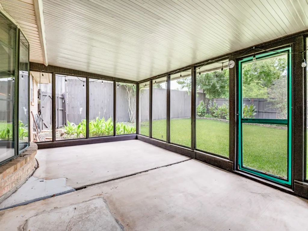 Single Family Residence For Rent in Tarrant County , 1620 Post Oak Drive, Bedford, Texas 76021, 3 Bedroom, 2 Bathroom, 2 Garage spaces, 1,514 Sqft, built in 1978, mls#21334969, Real Estate Agent in Bedford, Homes For Rent in Tarrant county, Homes For Rent in Bedford, Realtor in Bedford Texas, Real Estate Brokerage Independent Realty Texas, Luminita Cordes Realtor