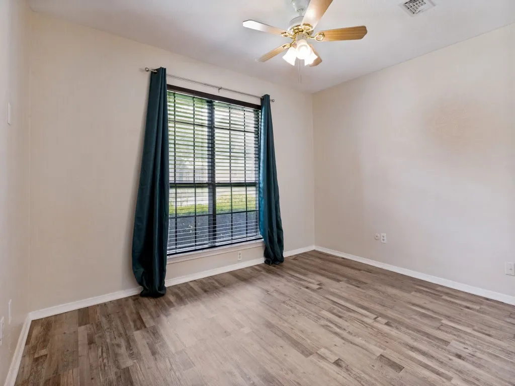 Single Family Residence For Rent in Tarrant County , 1620 Post Oak Drive, Bedford, Texas 76021, 3 Bedroom, 2 Bathroom, 2 Garage spaces, 1,514 Sqft, built in 1978, mls#21334969, Real Estate Agent in Bedford, Homes For Rent in Tarrant county, Homes For Rent in Bedford, Realtor in Bedford Texas, Real Estate Brokerage Independent Realty Texas, Luminita Cordes Realtor