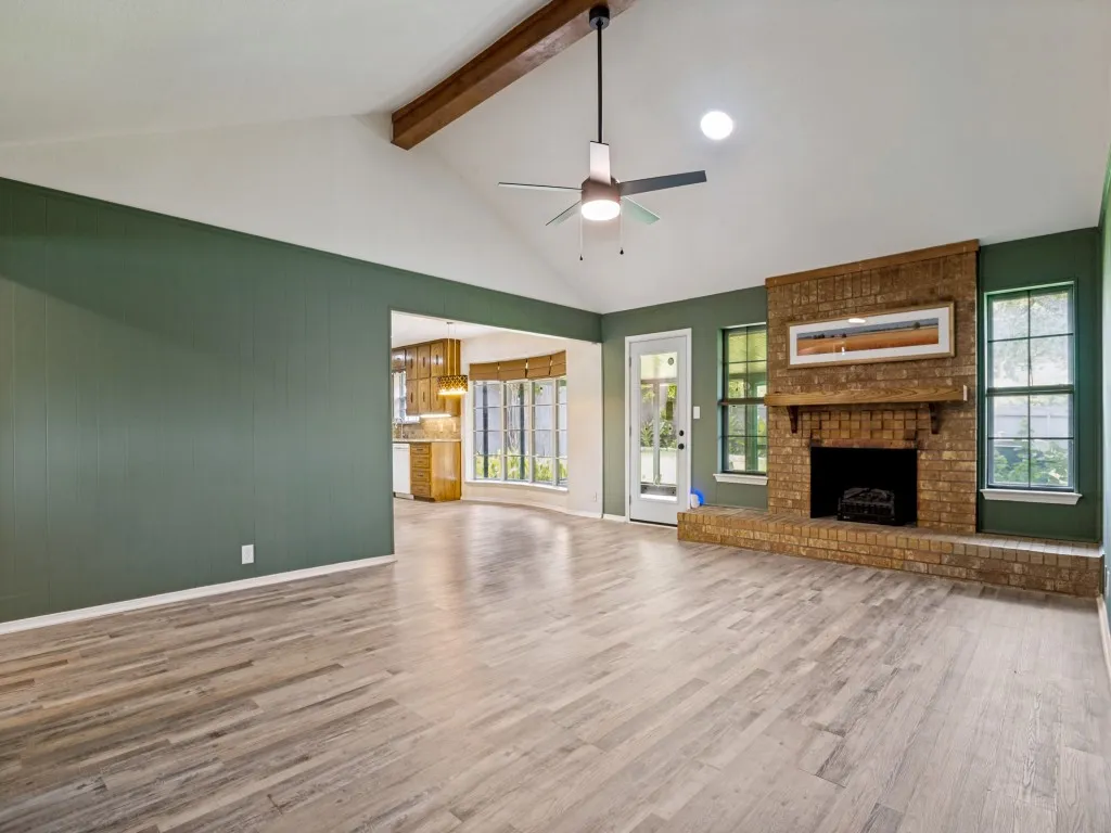 Single Family Residence For Rent in Tarrant County , 1620 Post Oak Drive, Bedford, Texas 76021, 3 Bedroom, 2 Bathroom, 2 Garage spaces, 1,514 Sqft, built in 1978, mls#21334969, Real Estate Agent in Bedford, Homes For Rent in Tarrant county, Homes For Rent in Bedford, Realtor in Bedford Texas, Real Estate Brokerage Independent Realty Texas, Luminita Cordes Realtor