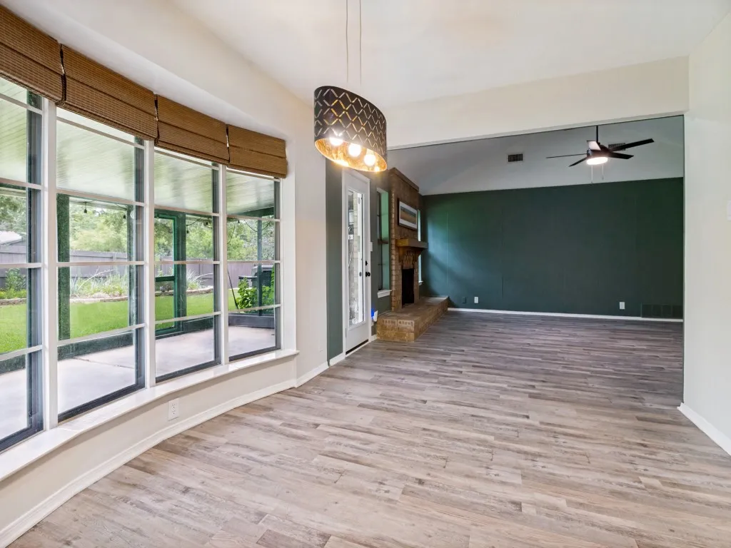 Single Family Residence For Rent in Tarrant County , 1620 Post Oak Drive, Bedford, Texas 76021, 3 Bedroom, 2 Bathroom, 2 Garage spaces, 1,514 Sqft, built in 1978, mls#21334969, Real Estate Agent in Bedford, Homes For Rent in Tarrant county, Homes For Rent in Bedford, Realtor in Bedford Texas, Real Estate Brokerage Independent Realty Texas, Luminita Cordes Realtor