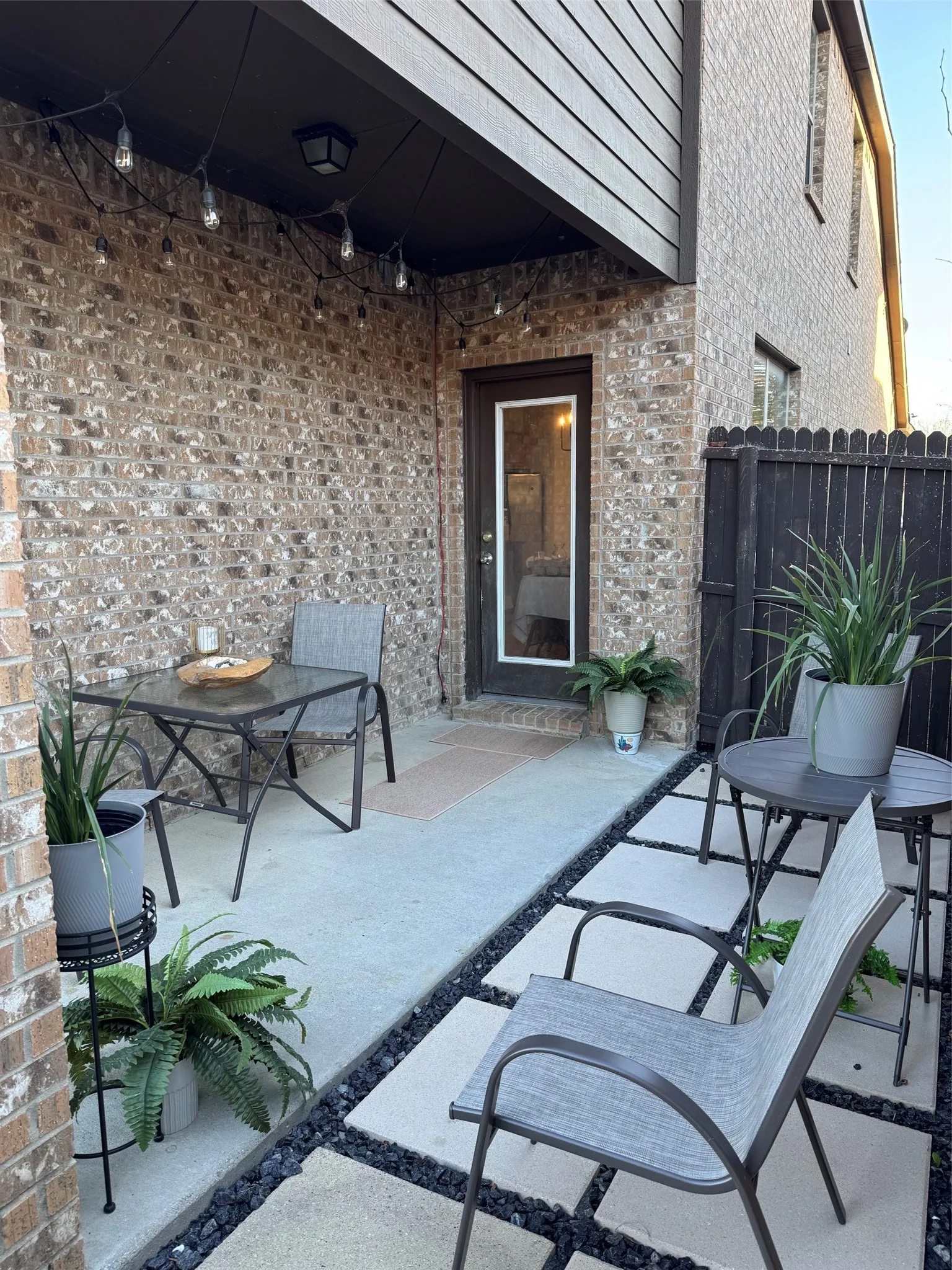 Single Family Residence For Rent in Collin County , 434 Winchester Drive, Celina, Texas 75009, 3 Bedrooms, 3 Bathrooms, 2 Garage spaces, 2,189 Sqft, built in 2010, Price $2,499, mls#21335454, Real Estate Agent in Celina, Homes For Rent in Collin county, Homes For Rent in Celina, Realtor in Celina Texas, Real Estate Brokerage Independent Realty Texas, Luminita Cordes Realtor