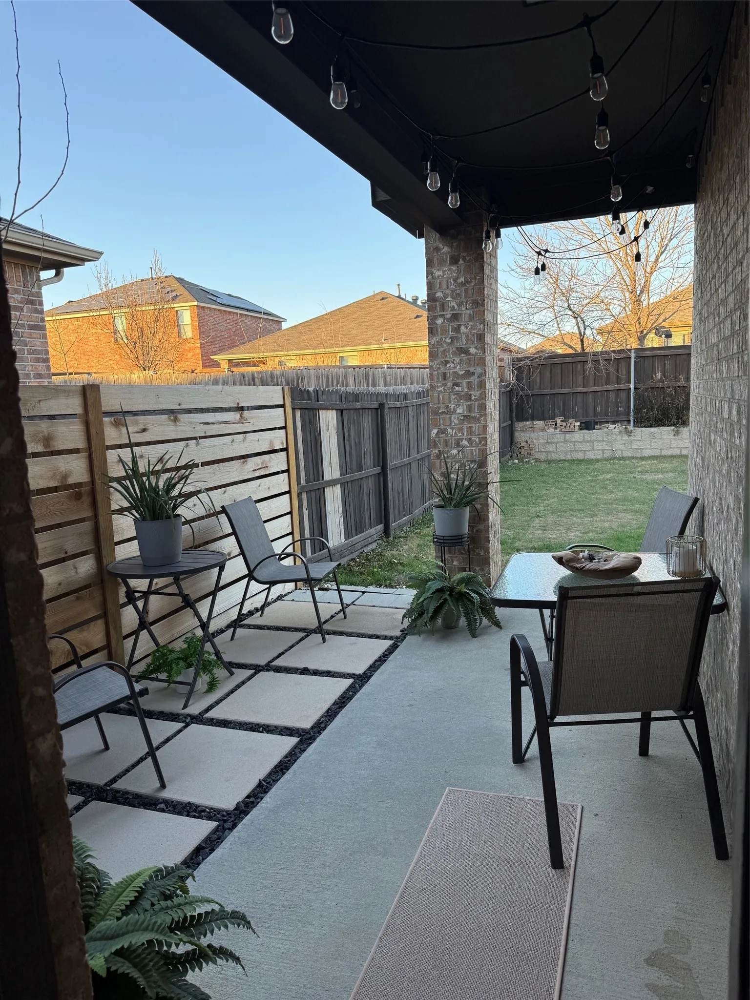Single Family Residence For Rent in Collin County , 434 Winchester Drive, Celina, Texas 75009, 3 Bedrooms, 3 Bathrooms, 2 Garage spaces, 2,189 Sqft, built in 2010, Price $2,499, mls#21335454, Real Estate Agent in Celina, Homes For Rent in Collin county, Homes For Rent in Celina, Realtor in Celina Texas, Real Estate Brokerage Independent Realty Texas, Luminita Cordes Realtor