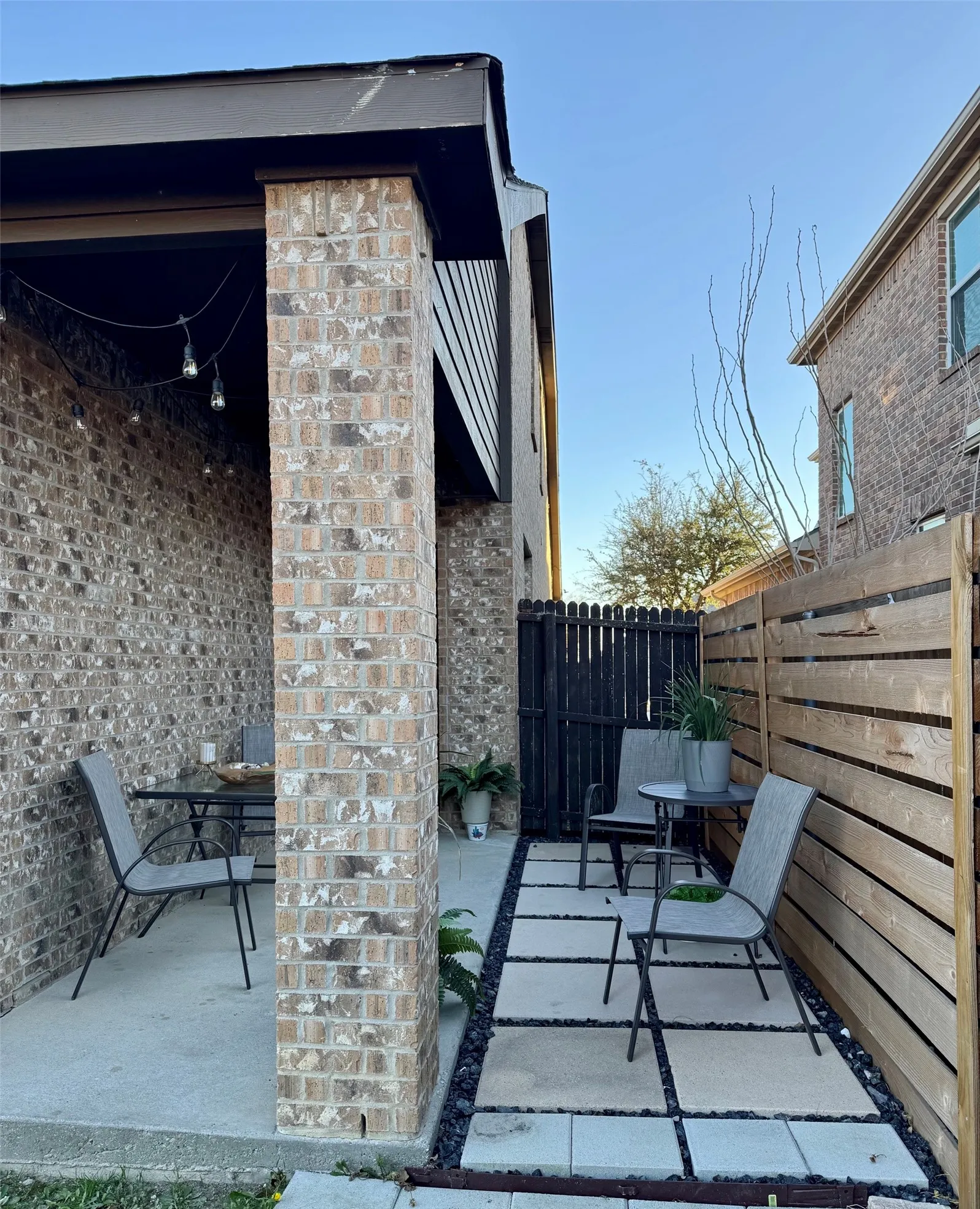 Single Family Residence For Rent in Collin County , 434 Winchester Drive, Celina, Texas 75009, 3 Bedrooms, 3 Bathrooms, 2 Garage spaces, 2,189 Sqft, built in 2010, Price $2,499, mls#21335454, Real Estate Agent in Celina, Homes For Rent in Collin county, Homes For Rent in Celina, Realtor in Celina Texas, Real Estate Brokerage Independent Realty Texas, Luminita Cordes Realtor